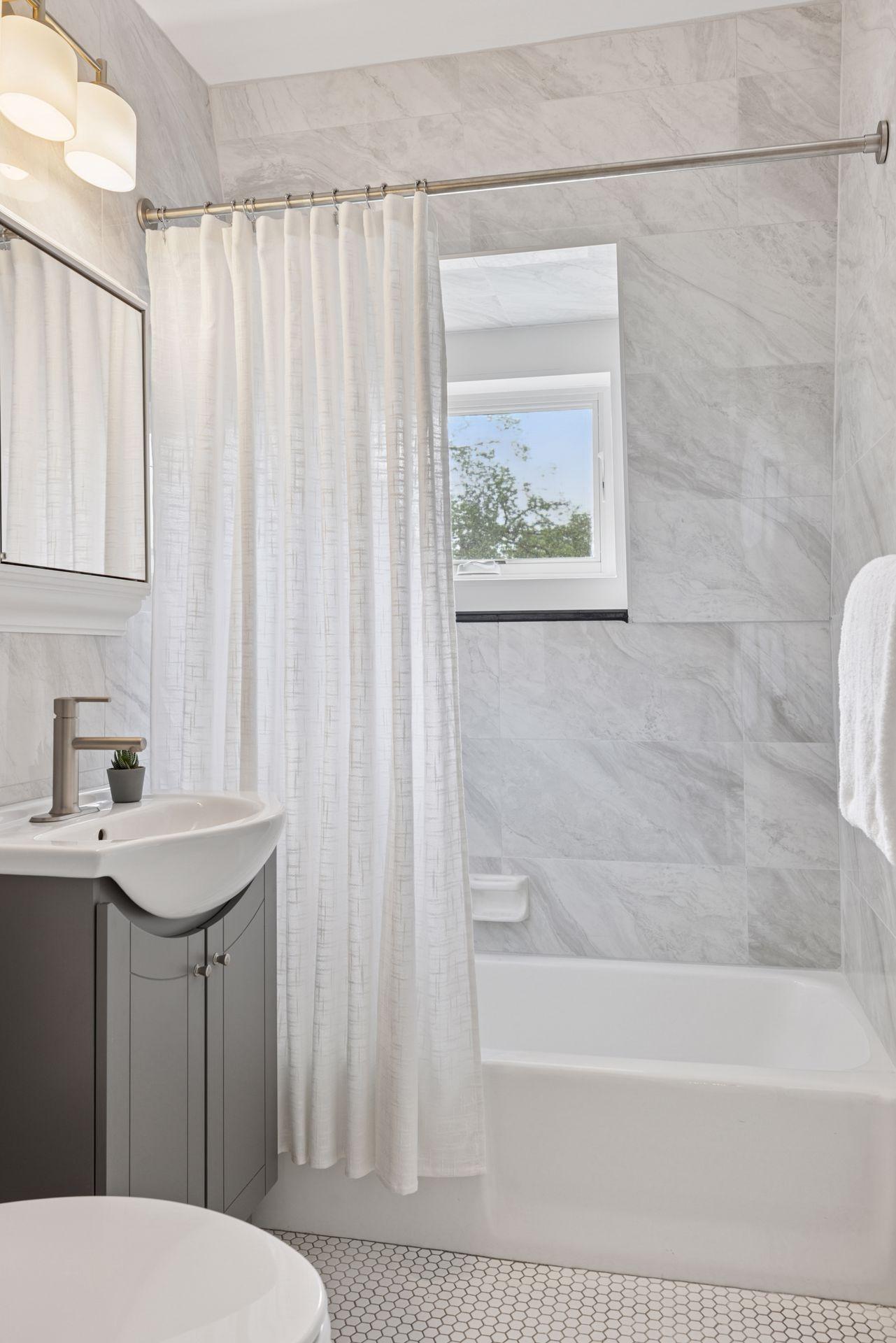 Minneapolis, Minnesota, 55408, United States, 4 Bedrooms Bedrooms, ,3 BathroomsBathrooms,Residential,For Sale,1938866