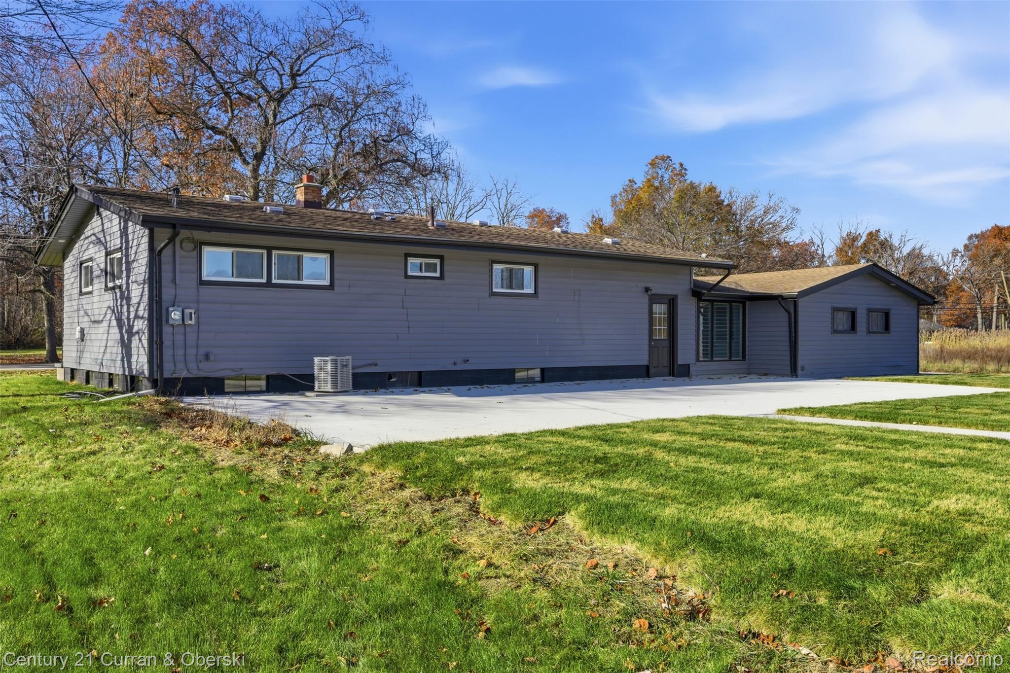 Brownstown Charter Township, Michigan, 48174, United States, 3 Bedrooms Bedrooms, ,2 BathroomsBathrooms,Residential,For Sale,1996649