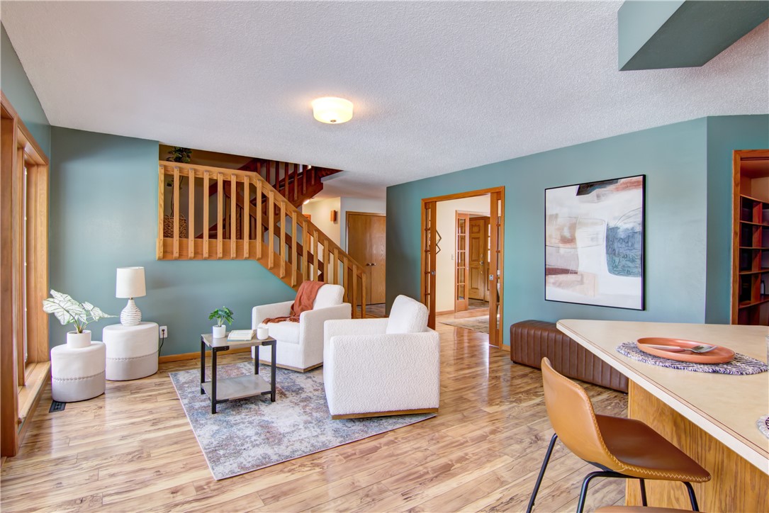Eau Claire, Wisconsin, 54701, United States, 5 Bedrooms Bedrooms, ,4 BathroomsBathrooms,Residential,For Sale,1841509