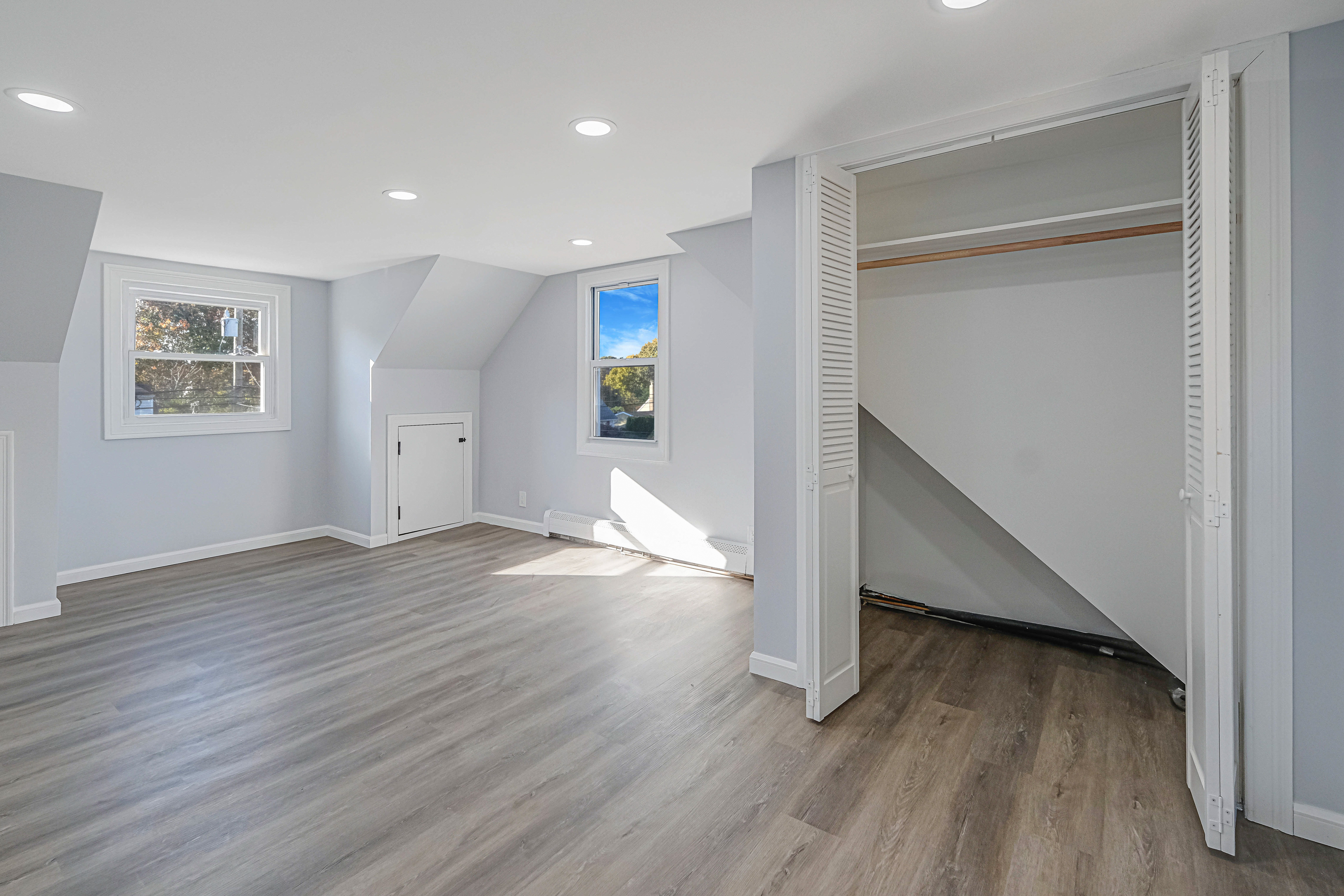Copiague, New York, 11726, United States, 5 Bedrooms Bedrooms, ,2 BathroomsBathrooms,Residential,For Sale,1923423