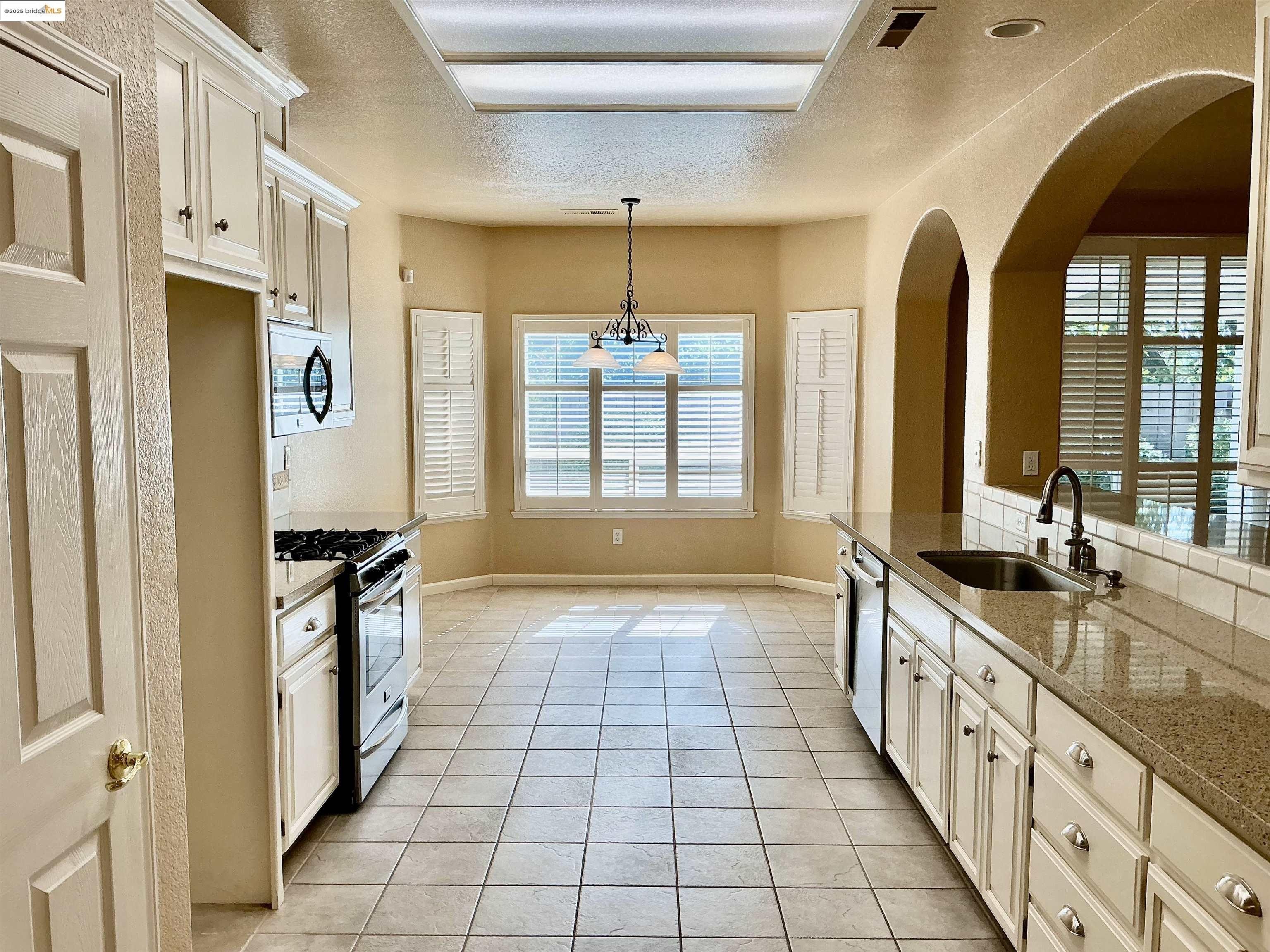 Jamestown, California, 95327, United States, 3 Bedrooms Bedrooms, ,2 BathroomsBathrooms,Residential,For Sale,1848648