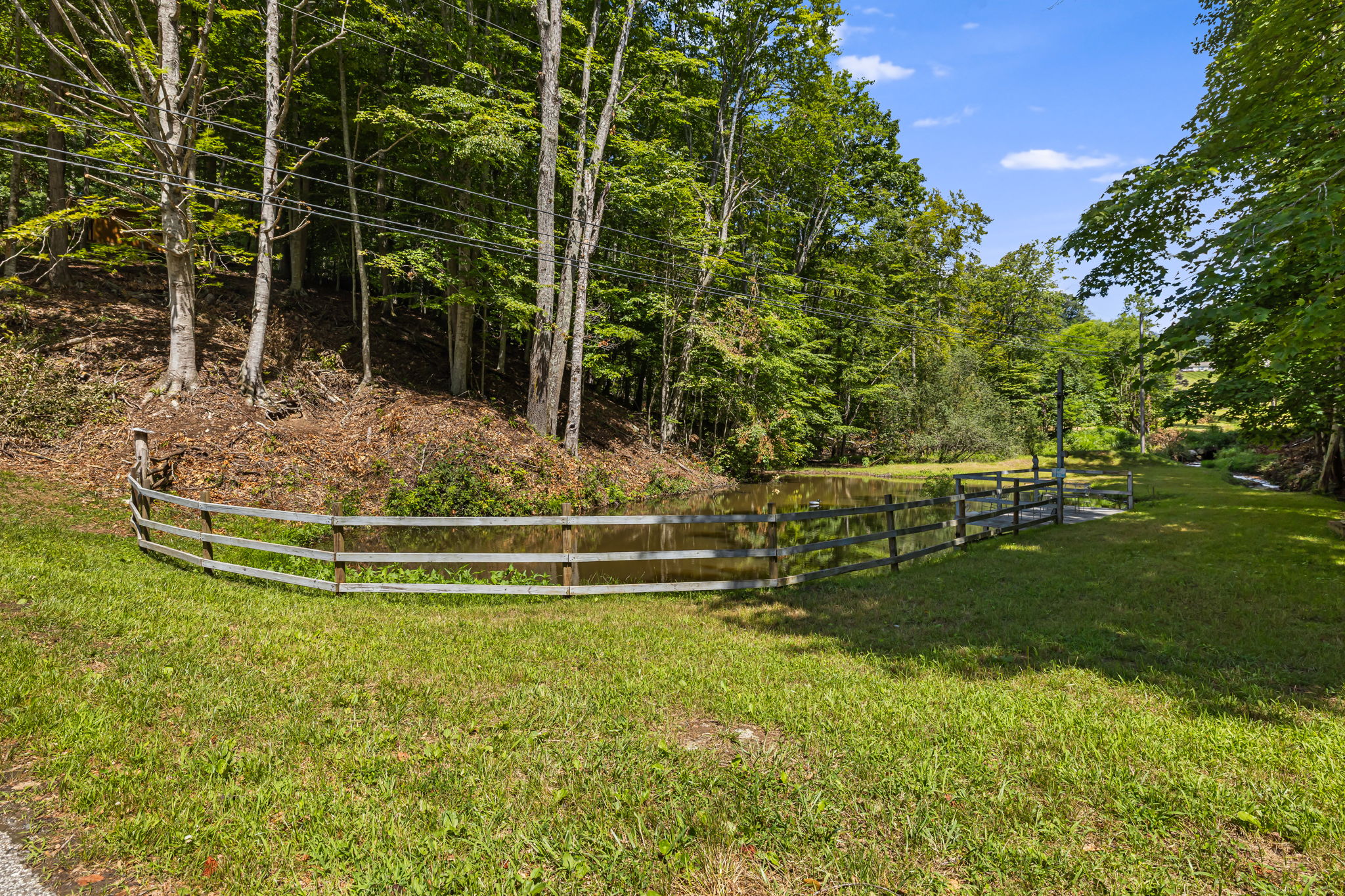 Burnsville, North Carolina, 28714, United States, 2 Bedrooms Bedrooms, ,Residential,For Sale,1931797