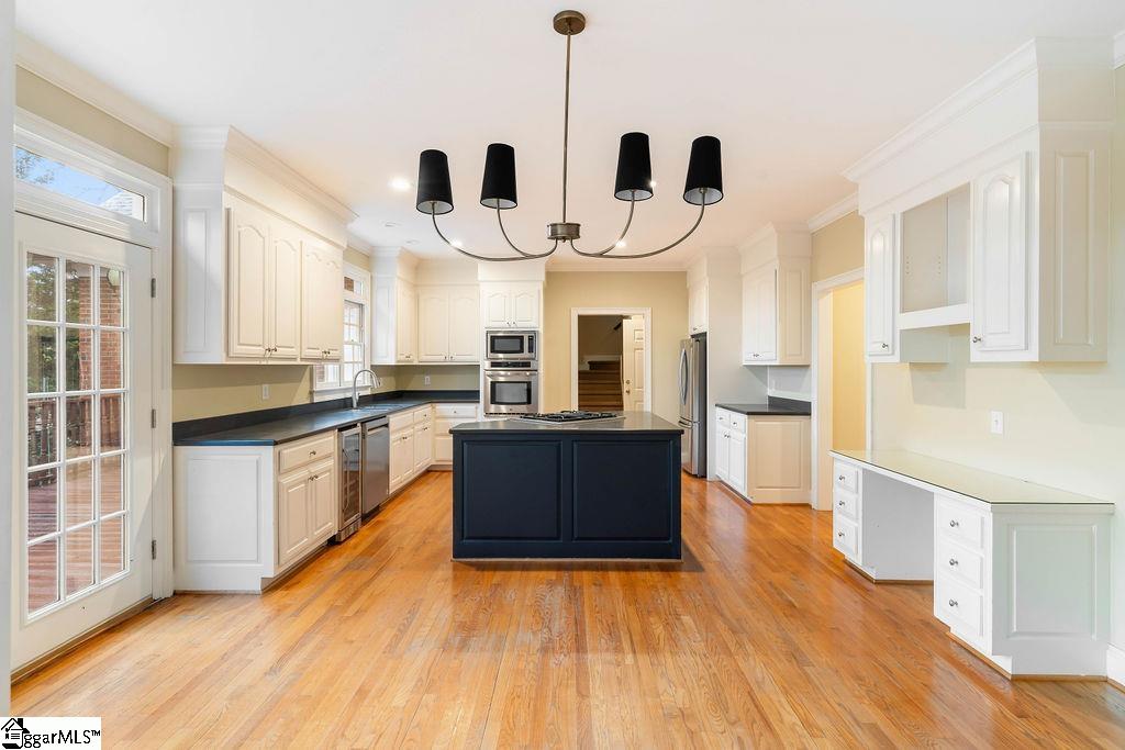 Greer, South Carolina, 29650, United States, 5 Bedrooms Bedrooms, ,4 BathroomsBathrooms,Residential,For Sale,2005494