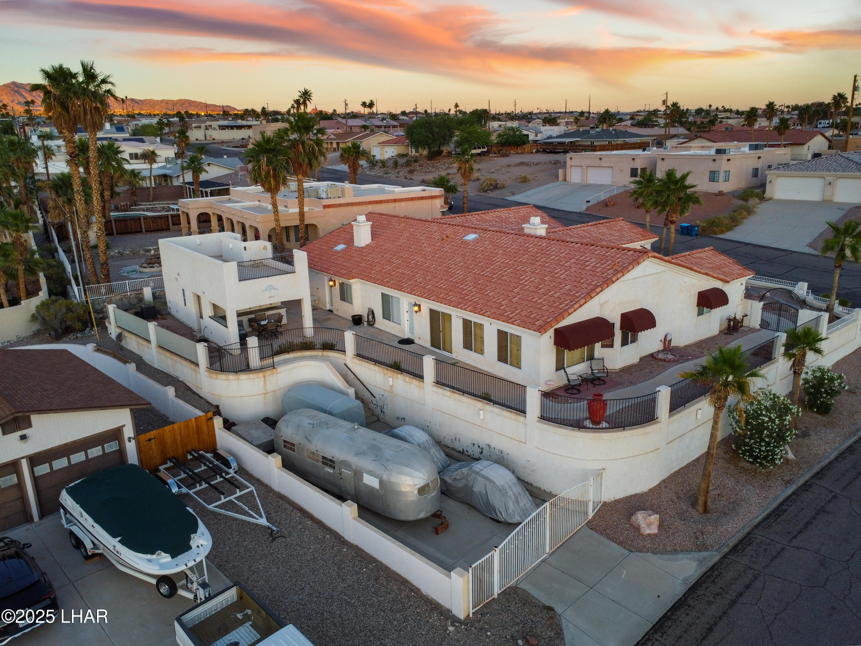 Lake Havasu City, Arizona, 86404, United States, 4 Bedrooms Bedrooms, ,4 BathroomsBathrooms,Residential,For Sale,1818242