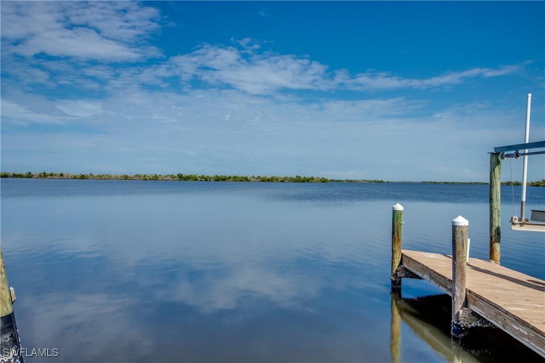 Matlacha, Florida, 33993, United States, 2 Bedrooms Bedrooms, ,2 BathroomsBathrooms,Residential,For Sale,1980106