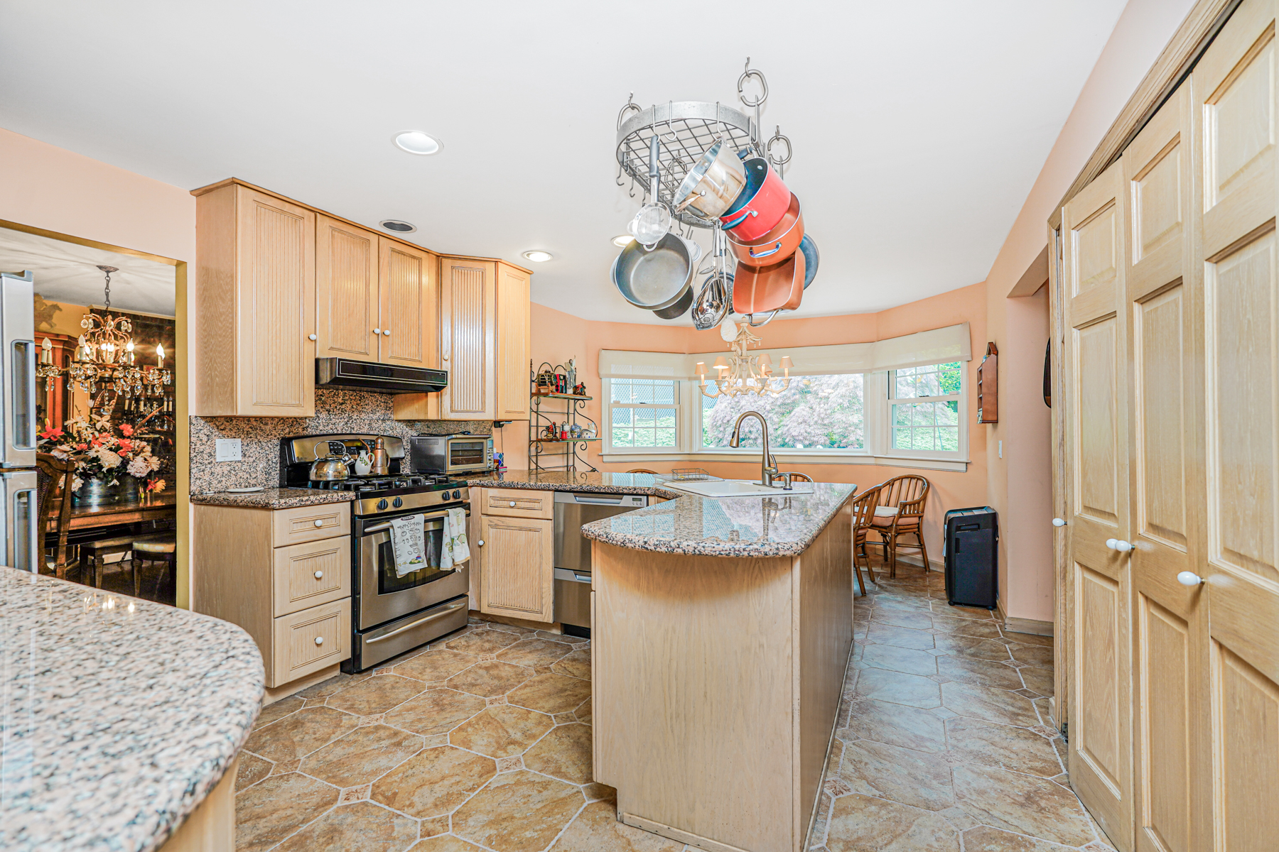 Staten Island, New York, 10301, United States, 4 Bedrooms Bedrooms, ,3 BathroomsBathrooms,Residential,For Sale,1838592