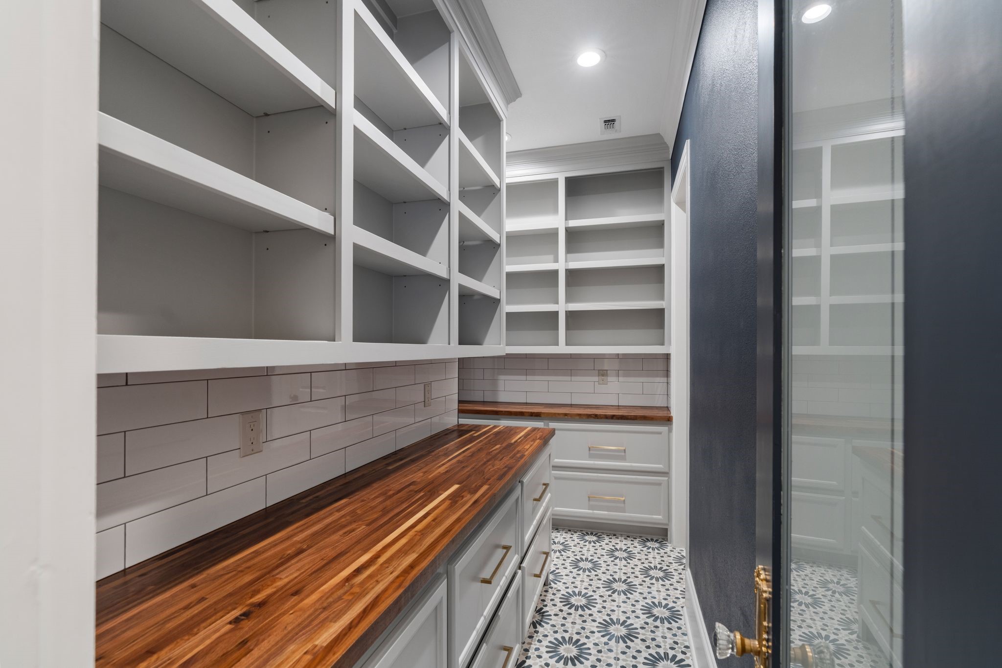  3422 Woodbine Drive - 物件實景