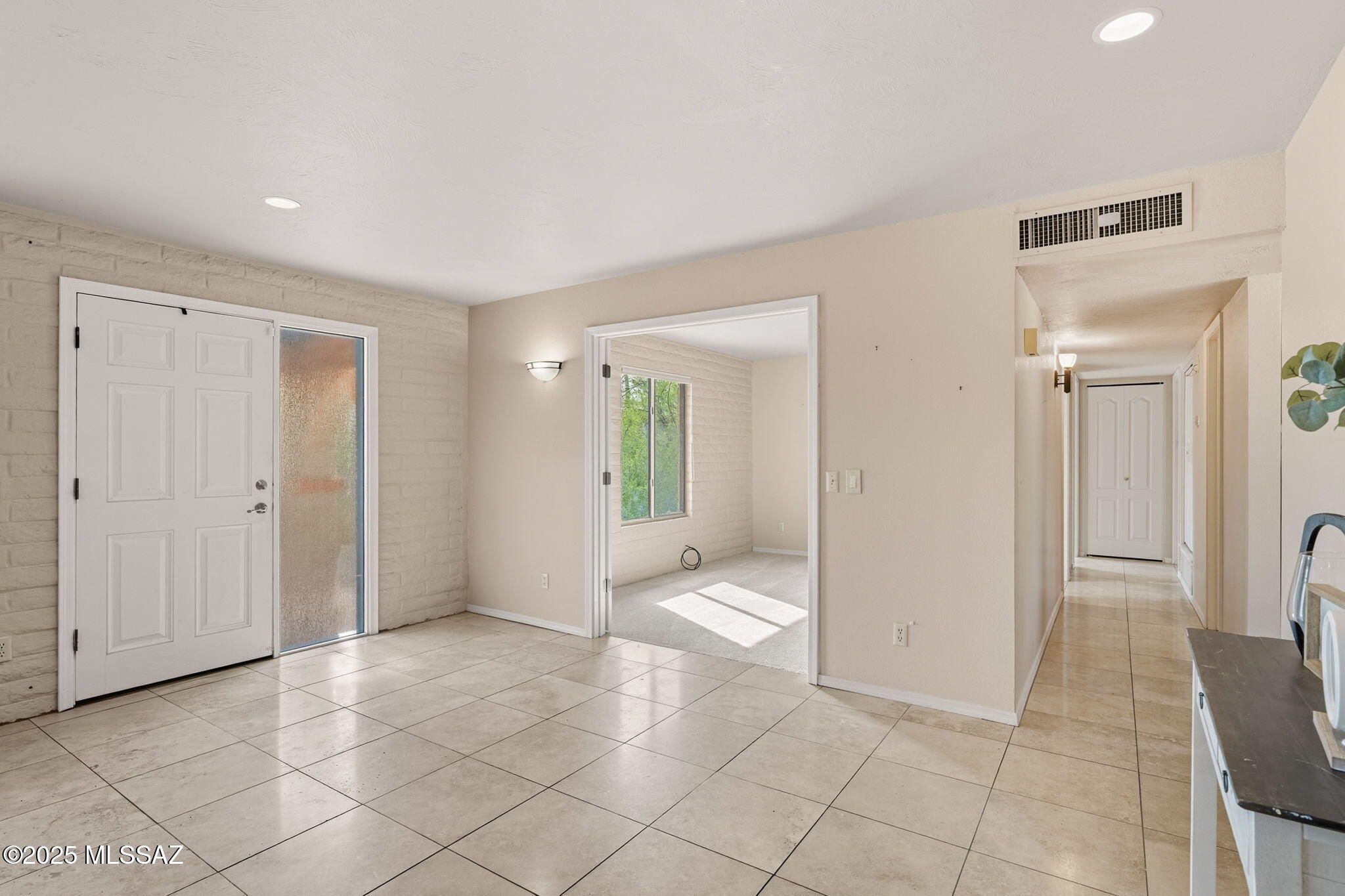 Tucson, Arizona, 85718, United States, 3 Bedrooms Bedrooms, ,2 BathroomsBathrooms,Residential,For Sale,1950776