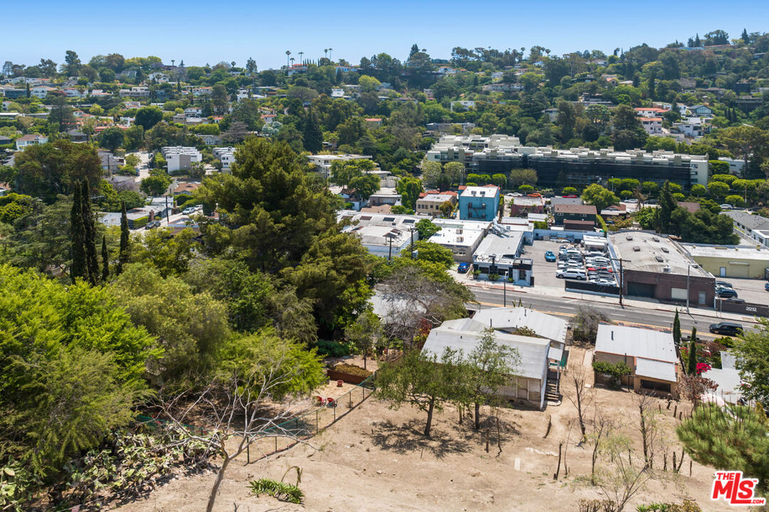 Los Angeles, California, 90027, United States, 2 Bedrooms Bedrooms, ,1 BathroomBathrooms,Residential,For Sale,1920084
