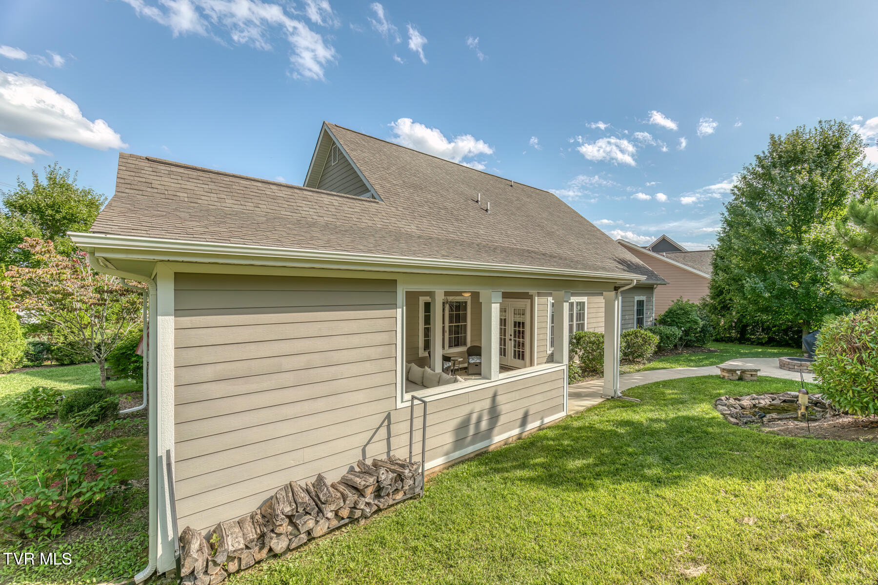 Kingsport, Tennessee, 37664, United States, 4 Bedrooms Bedrooms, ,3 BathroomsBathrooms,Residential,For Sale,1983363