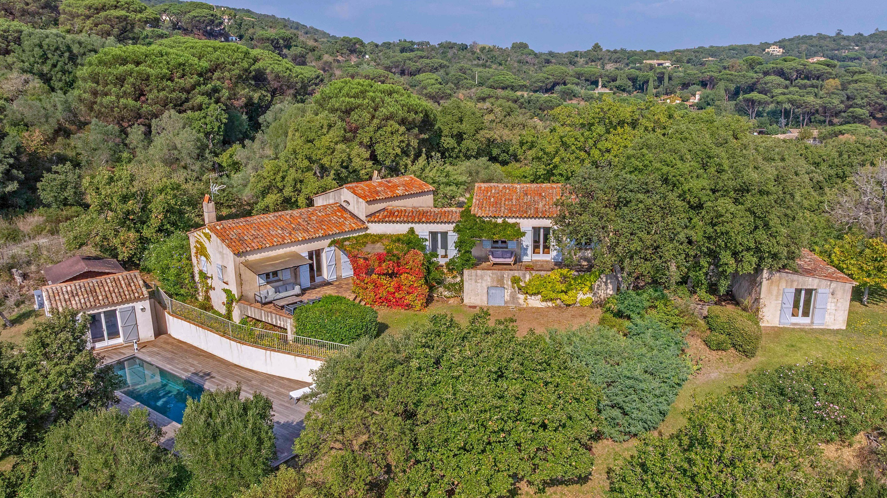  Provençal farmhouse with village view and sea glimpse for sale in Ramatuelle - 物件實景