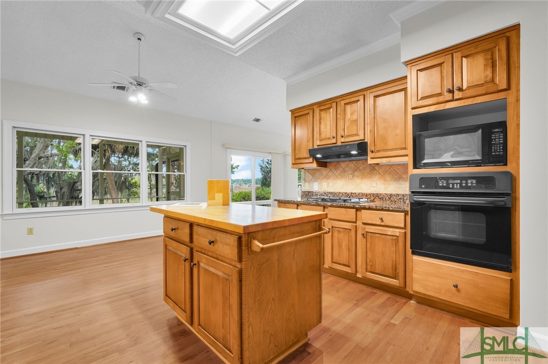 Savannah, Georgia, 31410, United States, 4 Bedrooms Bedrooms, ,4 BathroomsBathrooms,Residential,For Sale,1888568