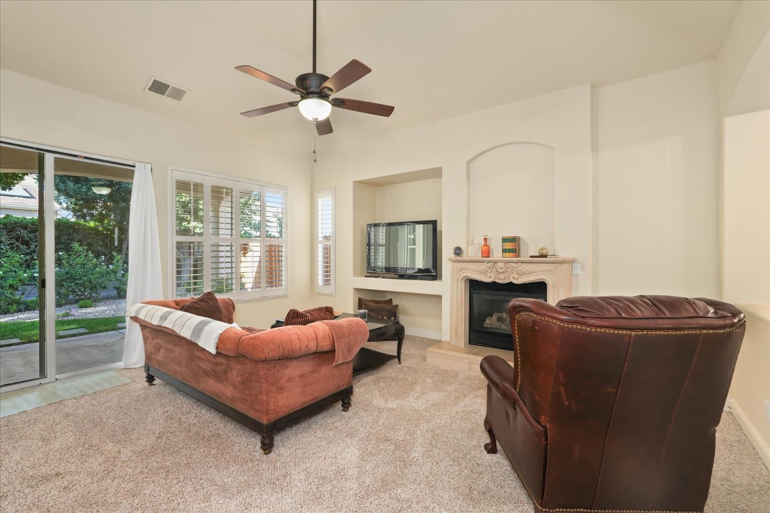 Clovis, California, 93619, United States, 3 Bedrooms Bedrooms, ,2 BathroomsBathrooms,Residential,For Sale,1942854