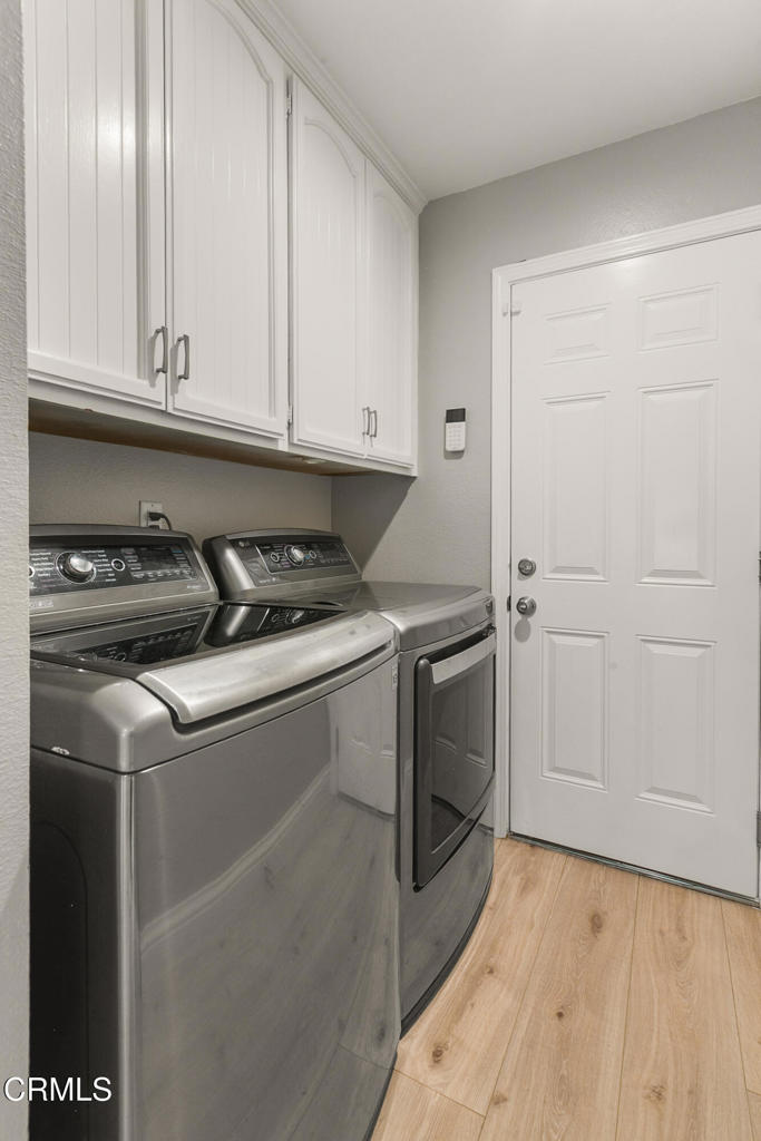 Thousand Oaks, California, 91362, United States, 4 Bedrooms Bedrooms, ,2 BathroomsBathrooms,Residential,For Sale,1988089