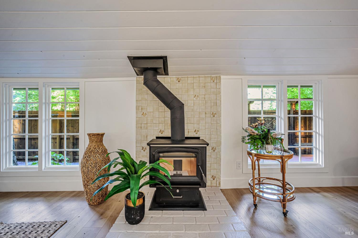 Cazadero, California, 95421, United States, 2 Bedrooms Bedrooms, ,2 BathroomsBathrooms,Residential,For Sale,1857736