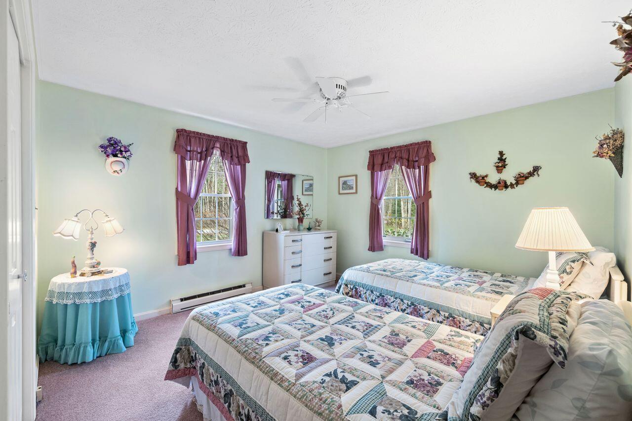 Kennebunk, Maine, 04043, United States, 4 Bedrooms Bedrooms, ,3 BathroomsBathrooms,Residential,For Sale,1989009