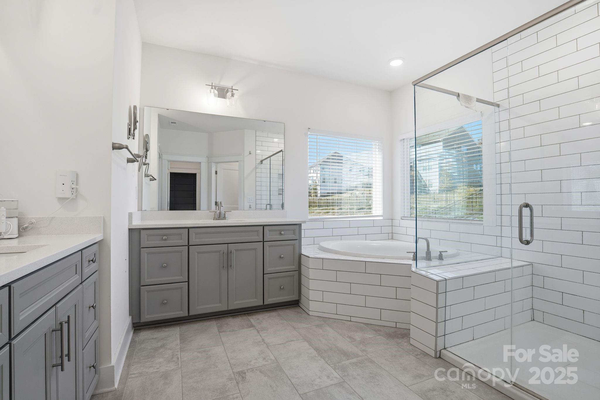 Huntersville, North Carolina, 28078, United States, 6 Bedrooms Bedrooms, ,5 BathroomsBathrooms,Residential,For Sale,1988370