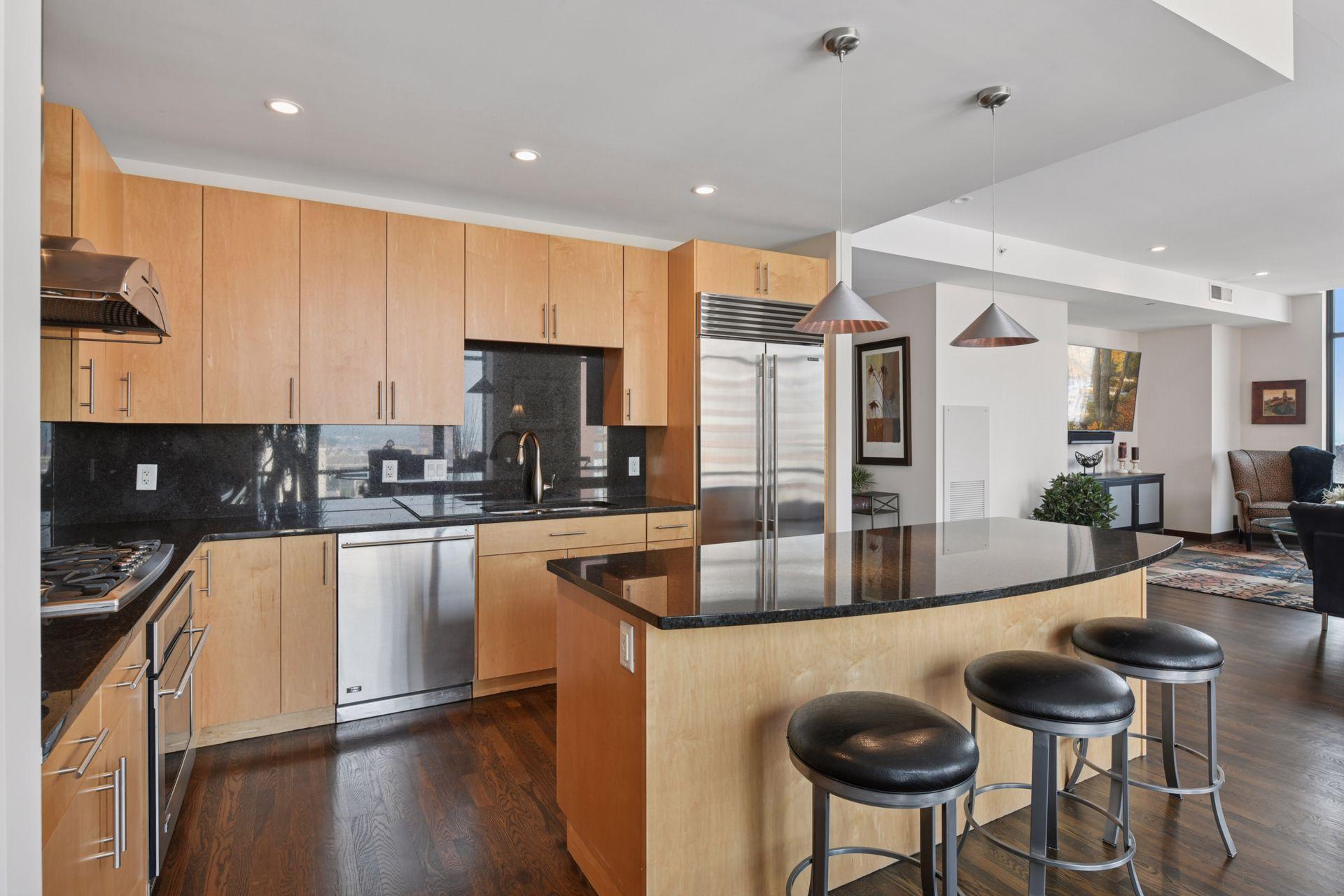 Minneapolis, Minnesota, 55403, United States, 2 Bedrooms Bedrooms, ,1 BathroomBathrooms,Residential,For Sale,1919843