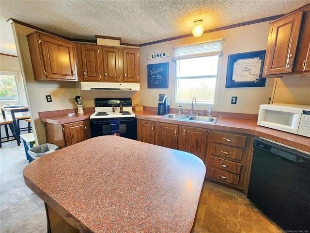 Cookson, Oklahoma, 74427, United States, 3 Bedrooms Bedrooms, ,2 BathroomsBathrooms,Residential,For Sale,2005296