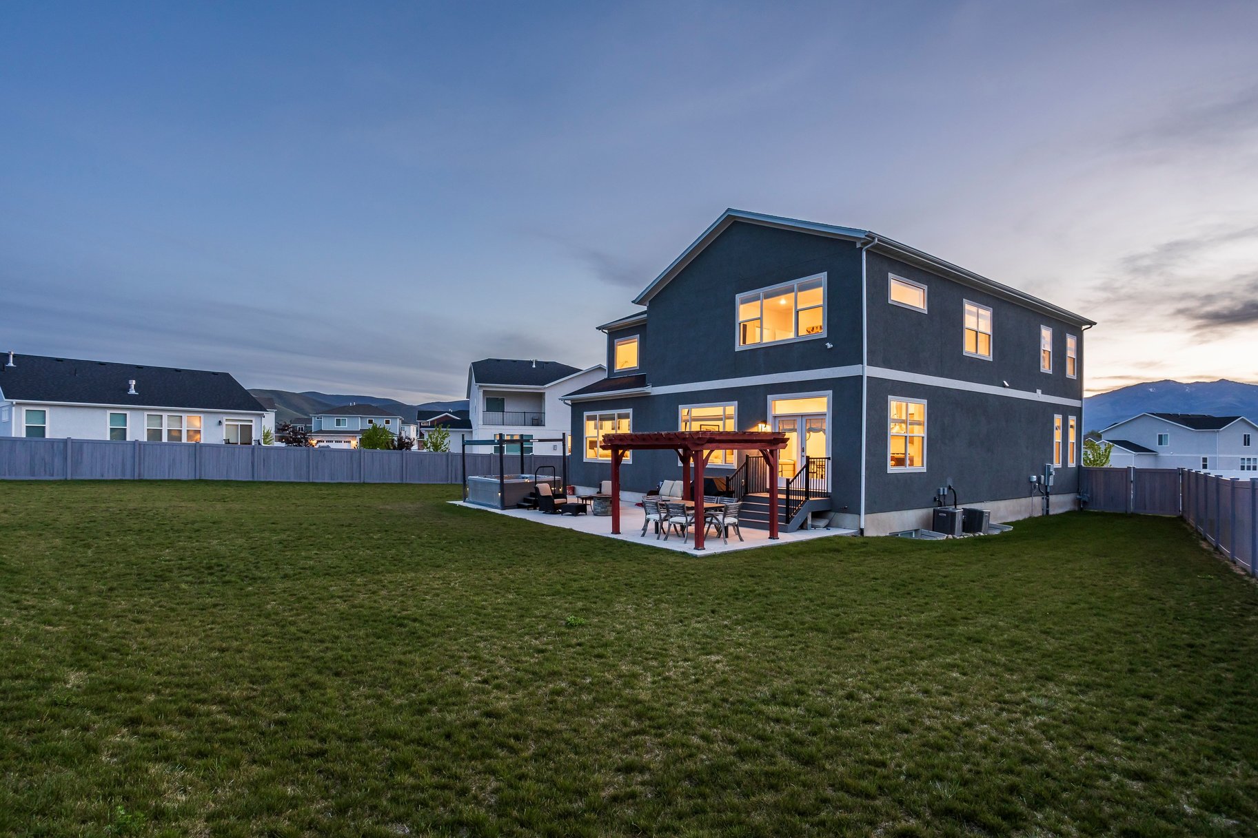  Fully Furnished Luxury Residence with Unmatched Finishes and Views - 物件實景
