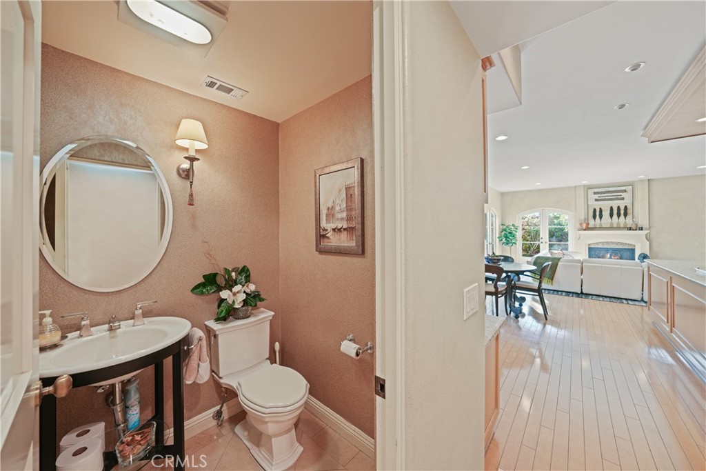 Huntington Beach, California, 92649, United States, 5 Bedrooms Bedrooms, ,5 BathroomsBathrooms,Residential,For Sale,1991081