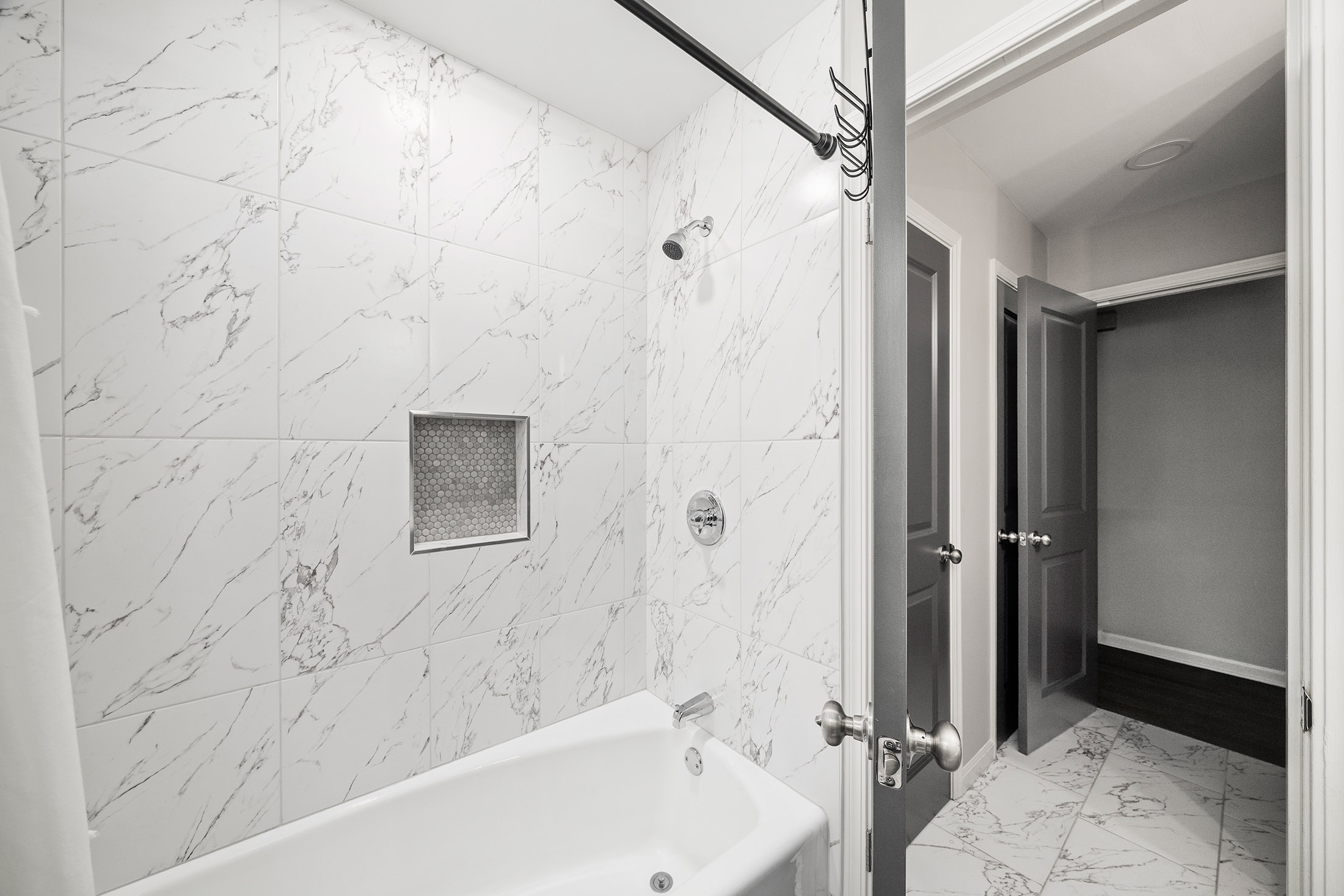  Beautifully Renovated Split-Level Ranch in Smoke Rise - 物件實景