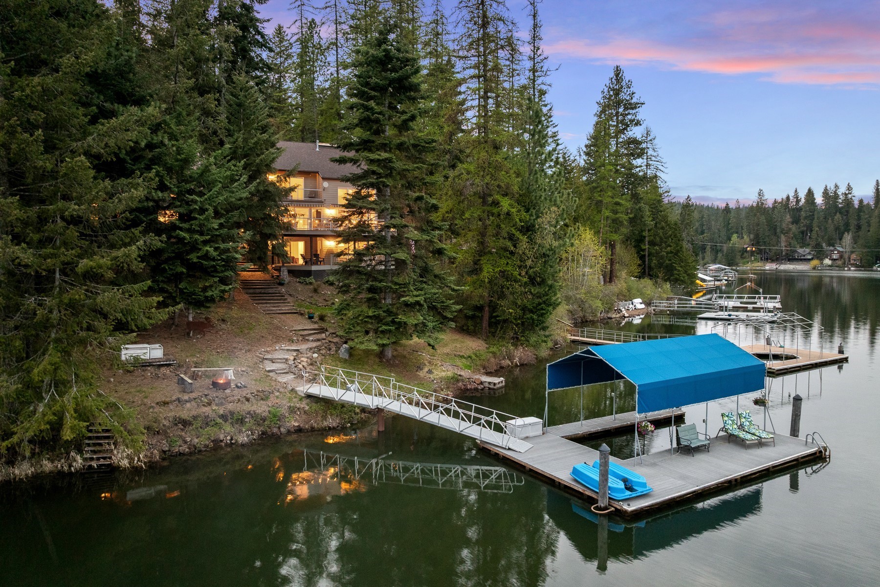  Hayden Lake Year Round Waterfront Living - 物件實景