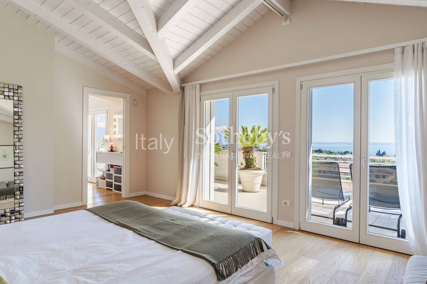  Elegant panoramic villa with pool and lake view - 物件實景