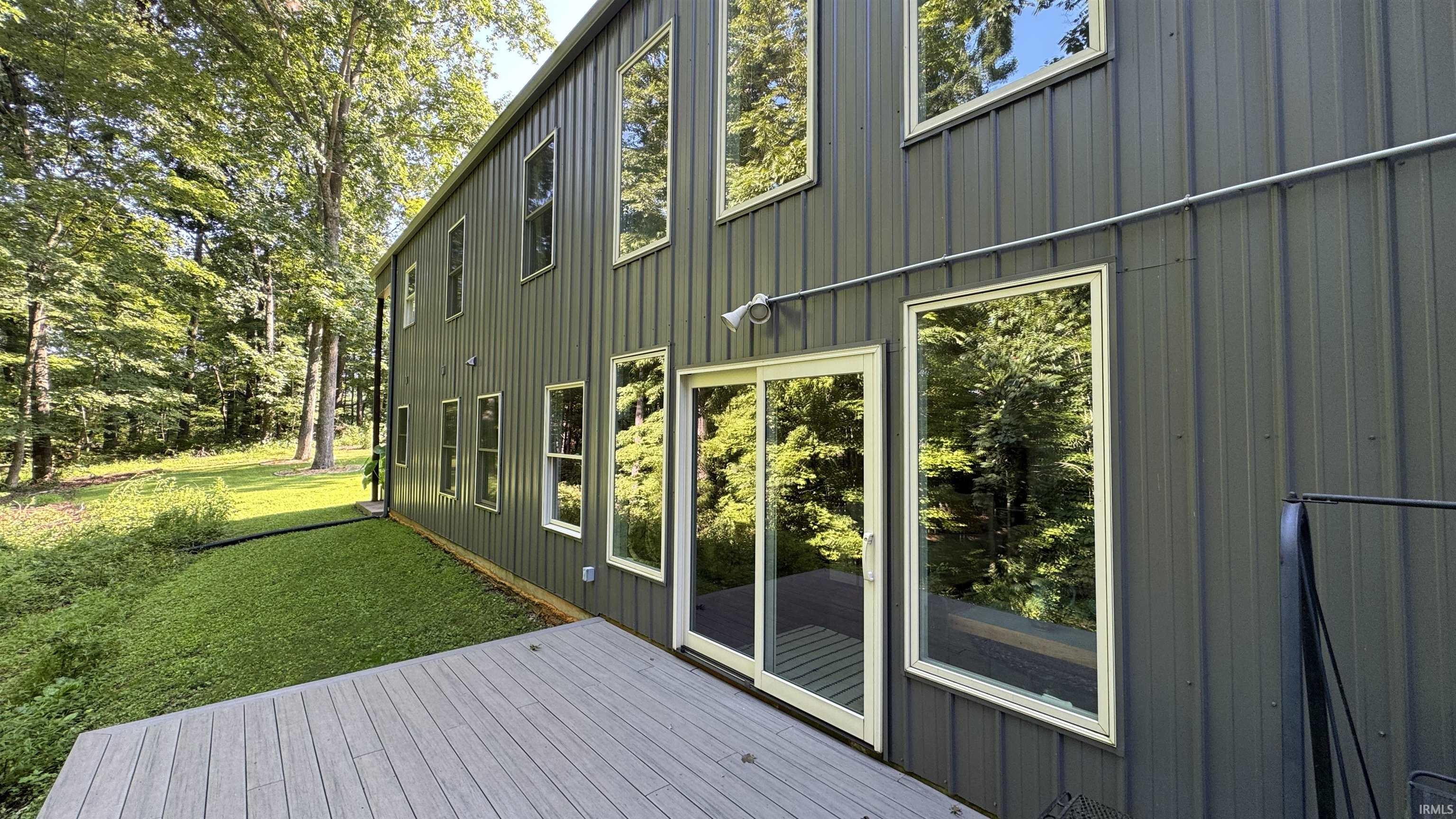 Bloomington, Indiana, 47401, United States, 3 Bedrooms Bedrooms, ,3 BathroomsBathrooms,Residential,For Sale,1936986