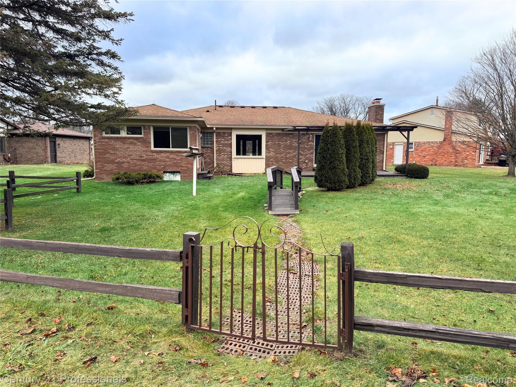 Troy, Michigan, 48085, United States, 4 Bedrooms Bedrooms, ,3 BathroomsBathrooms,Residential,For Sale,2009052