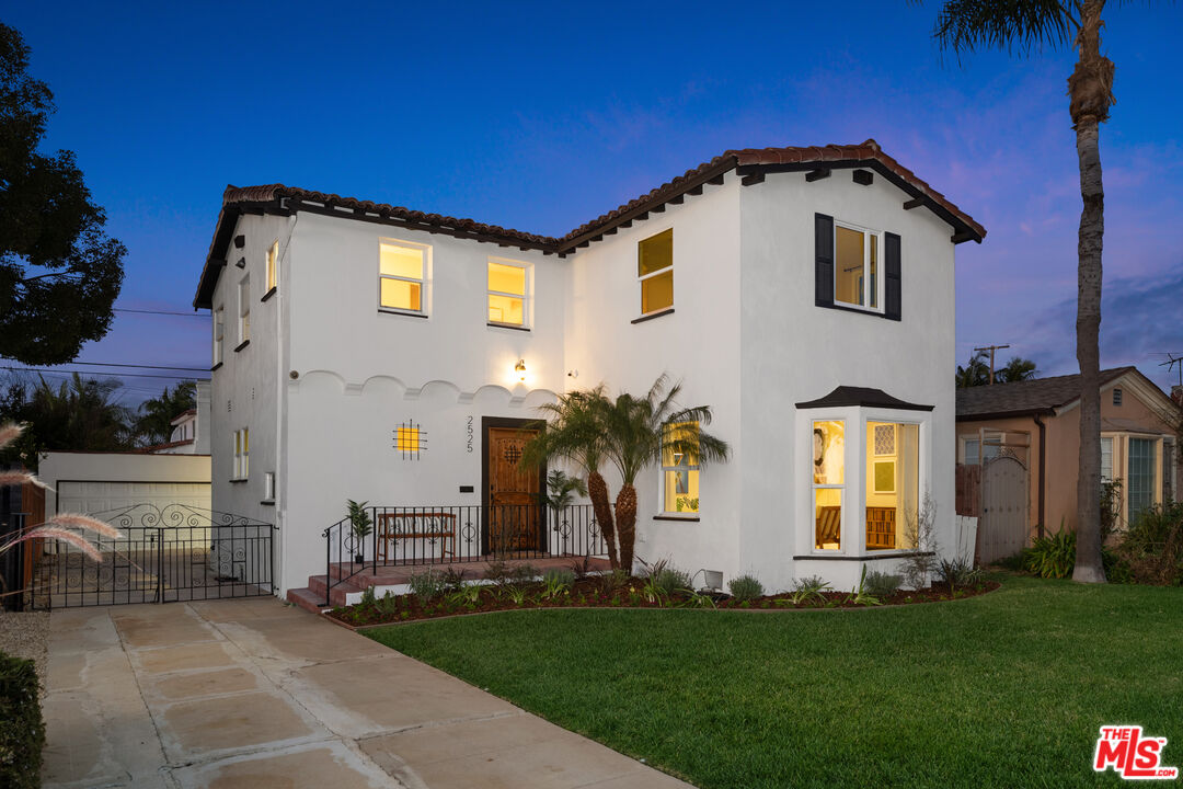 Inglewood, California, 90305, United States, 4 Bedrooms Bedrooms, ,3 BathroomsBathrooms,Residential,For Sale,2003148