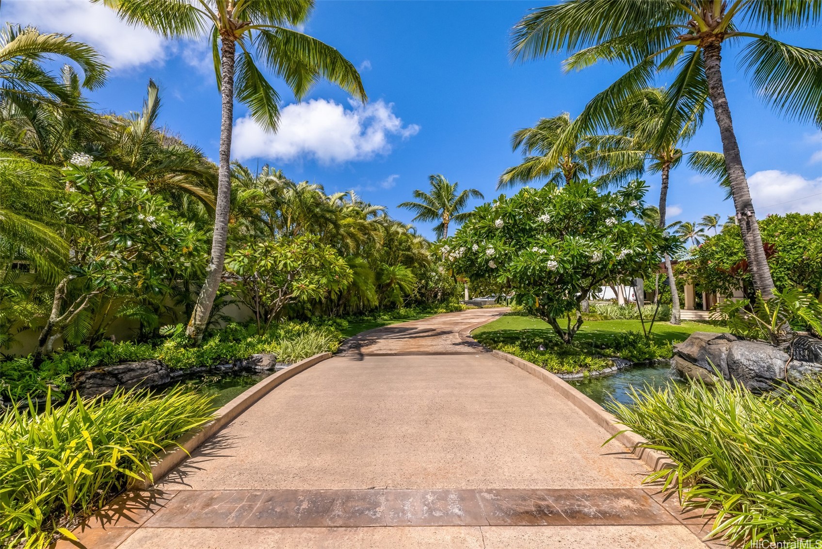 Honolulu, Hawaii, 96825, United States, 6 Bedrooms Bedrooms, ,8 BathroomsBathrooms,Residential,For Sale,1900933
