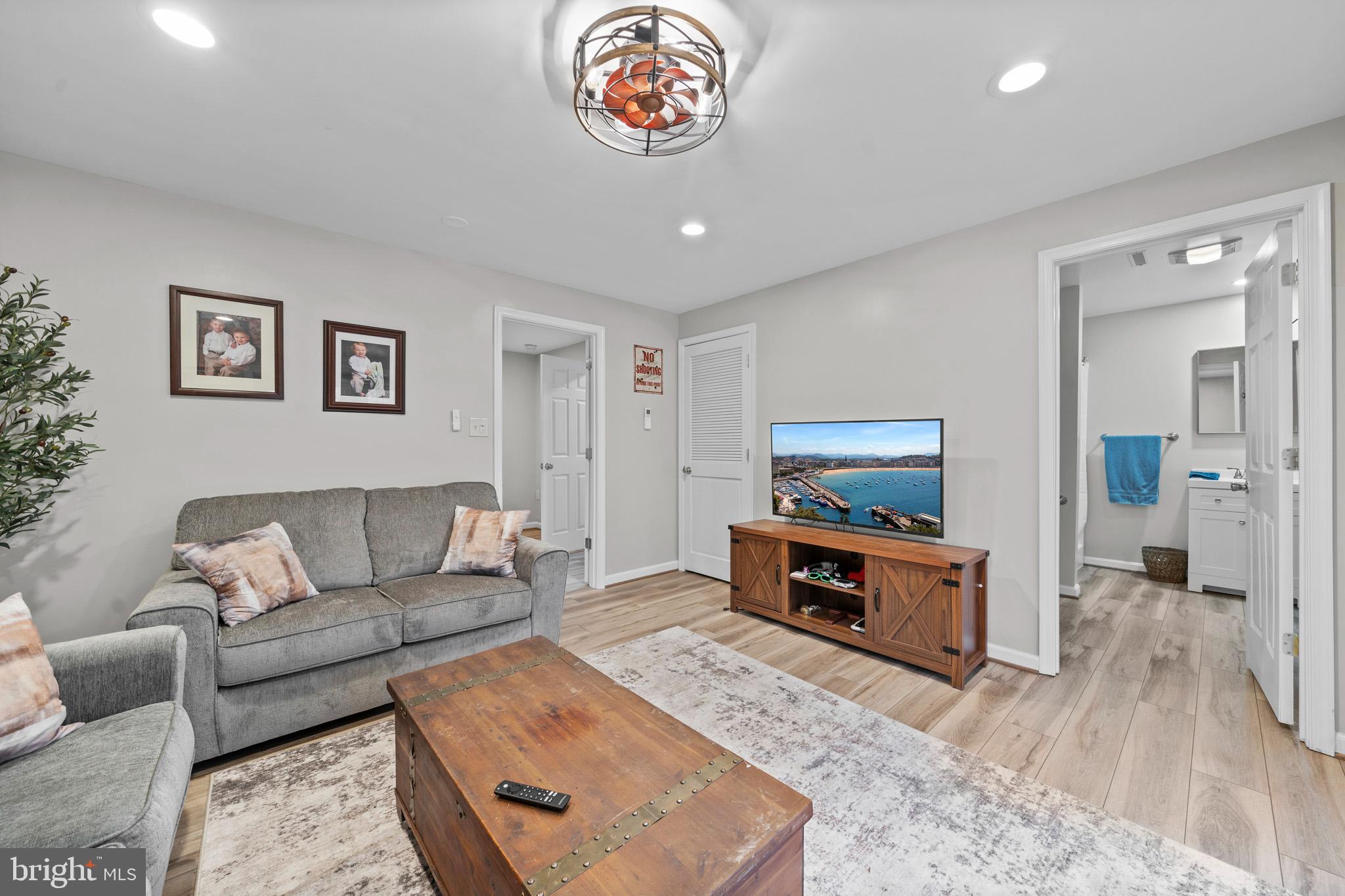 Dunkirk, Maryland, 20754, United States, 4 Bedrooms Bedrooms, ,4 BathroomsBathrooms,Residential,For Sale,2005415