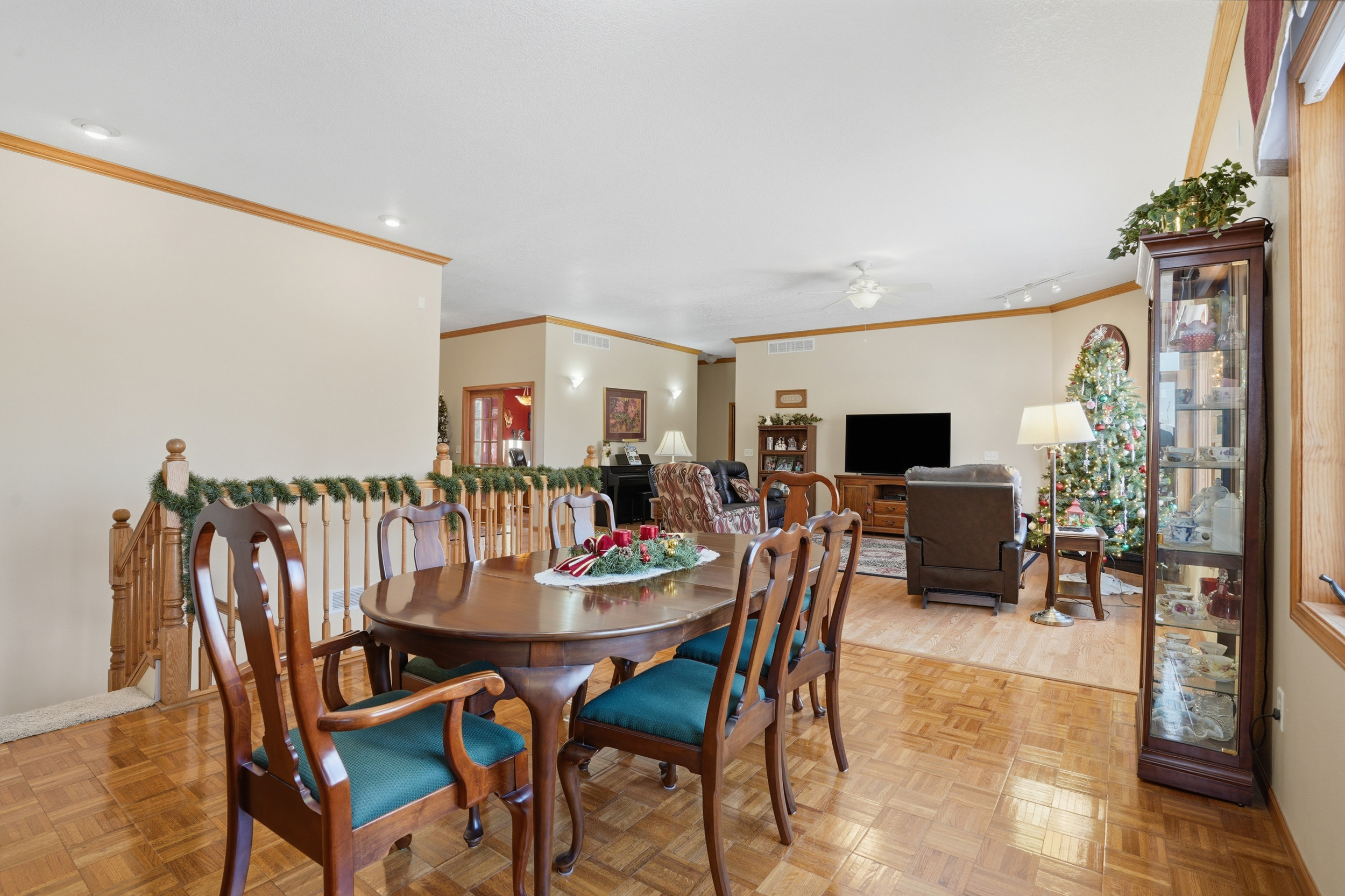 Washington, Iowa, 52353, United States, 5 Bedrooms Bedrooms, ,3 BathroomsBathrooms,Residential,For Sale,2008132