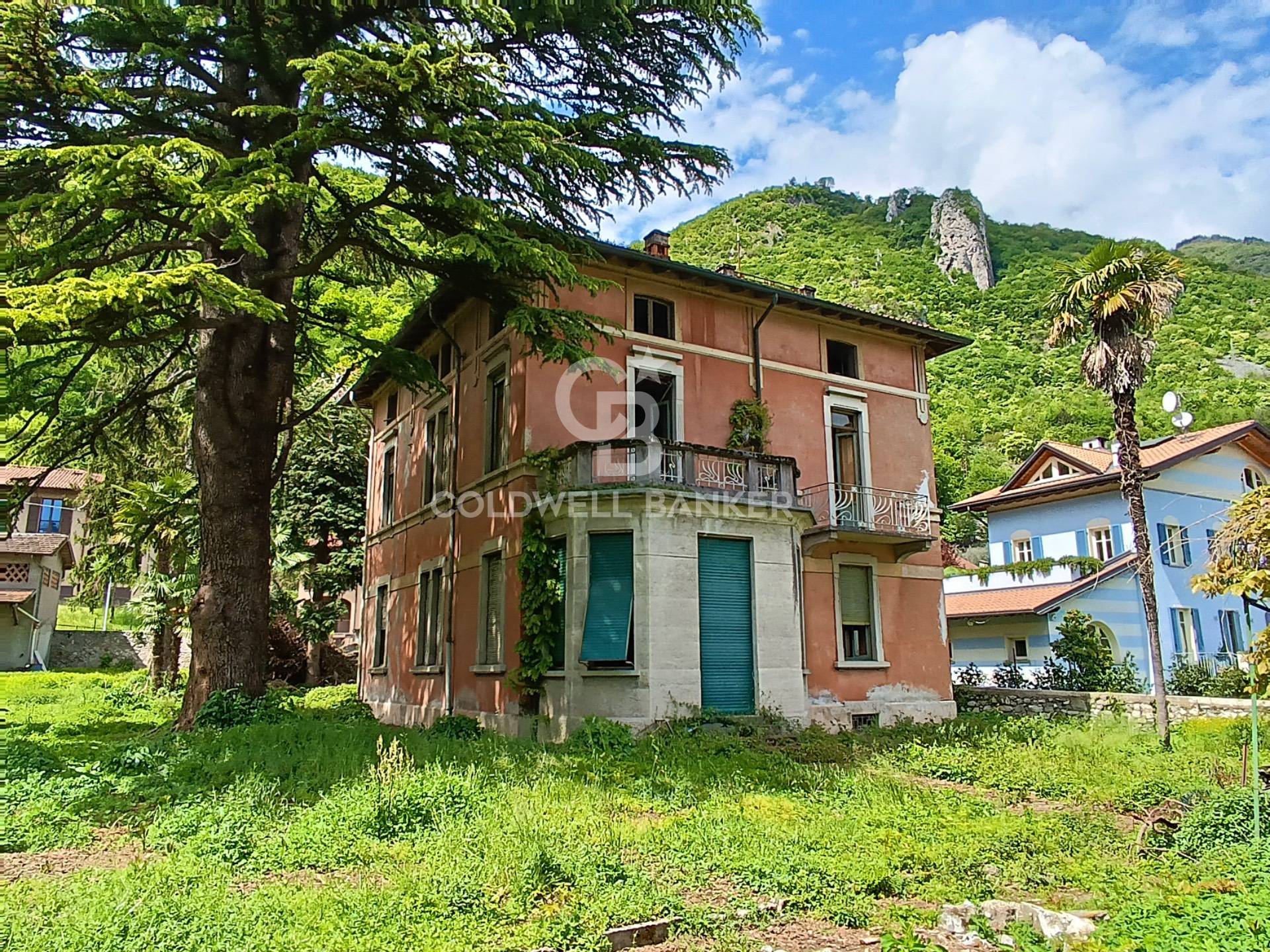 Lovere, Bergamo, 24065, IT, 9 Bedrooms Bedrooms, ,4 BathroomsBathrooms,Residential,For Sale,1796292