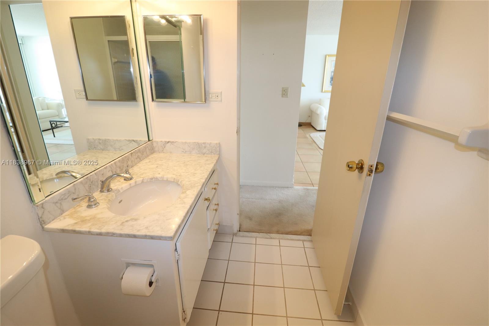 Miami Beach, Florida, 33140, United States, 2 Bedrooms Bedrooms, ,2 BathroomsBathrooms,Residential,For Sale,1890923