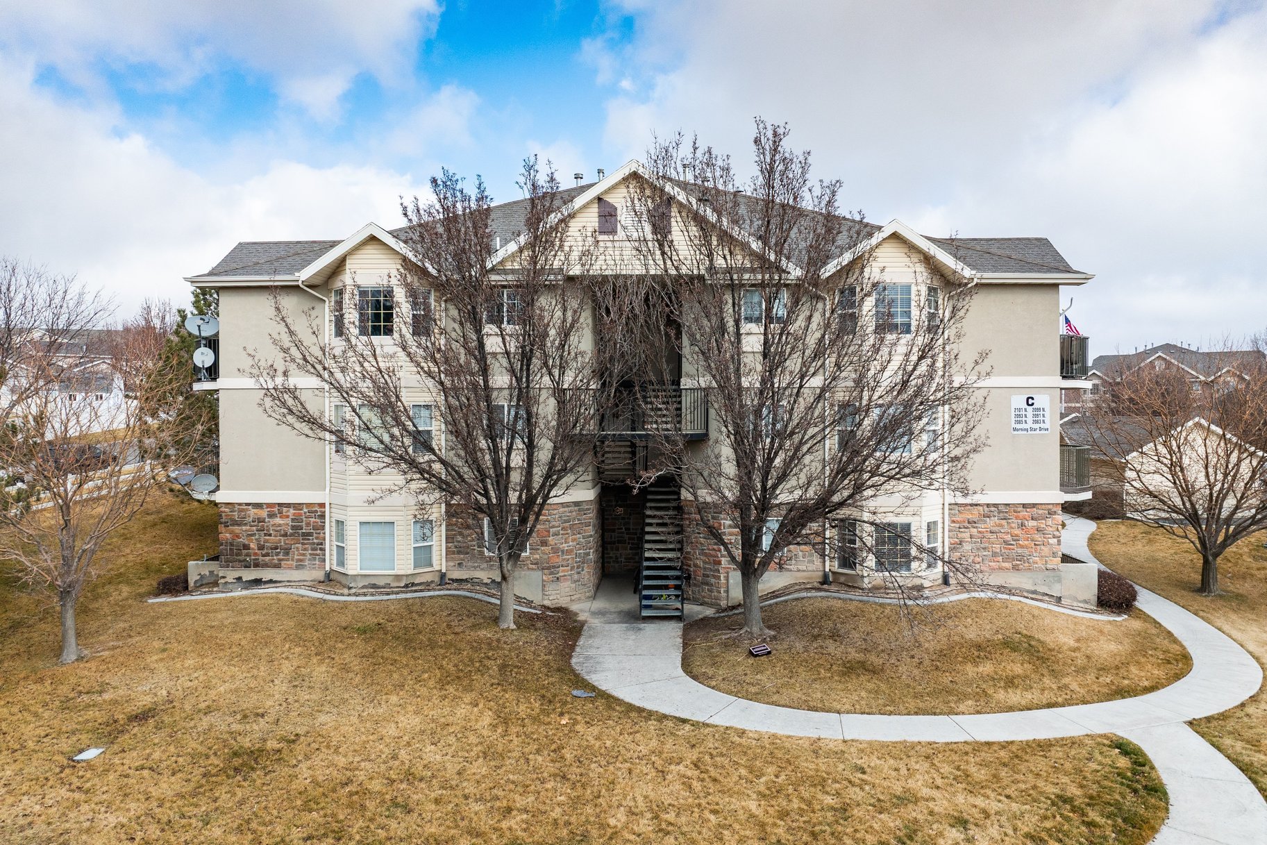  Quiet 3-Bed Condo Near Schools & Parks - 物件實景