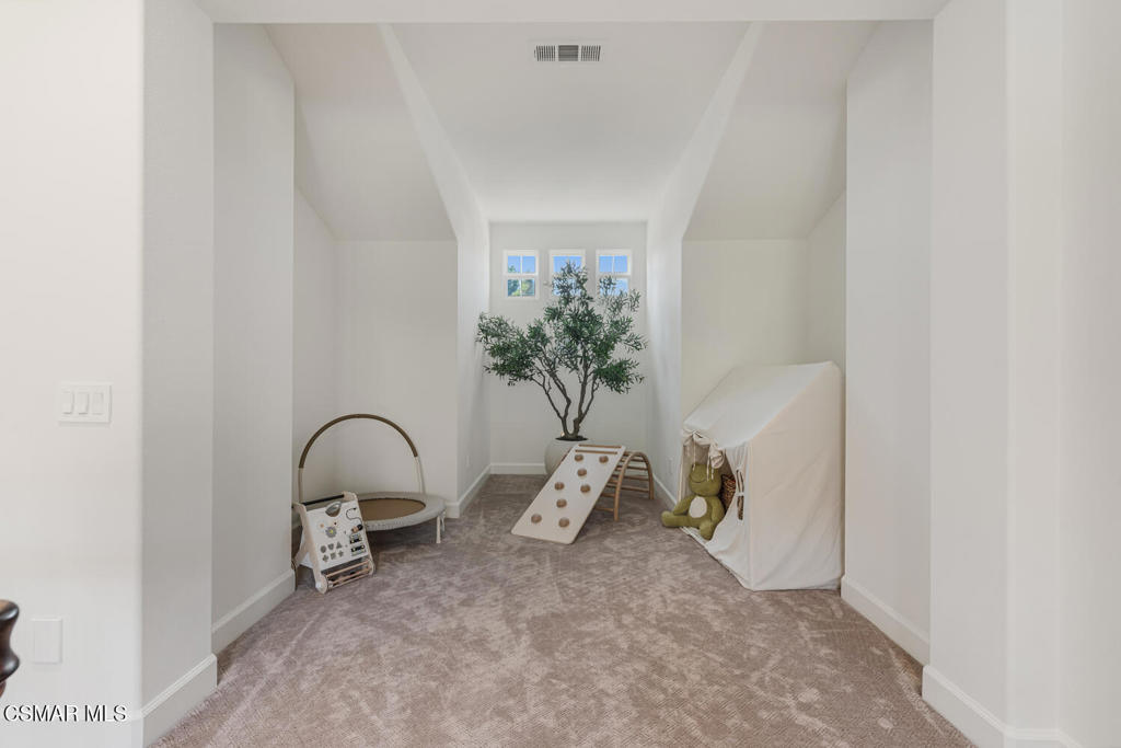 Simi Valley, California, 93065, United States, 4 Bedrooms Bedrooms, ,4 BathroomsBathrooms,Residential,For Sale,2007456