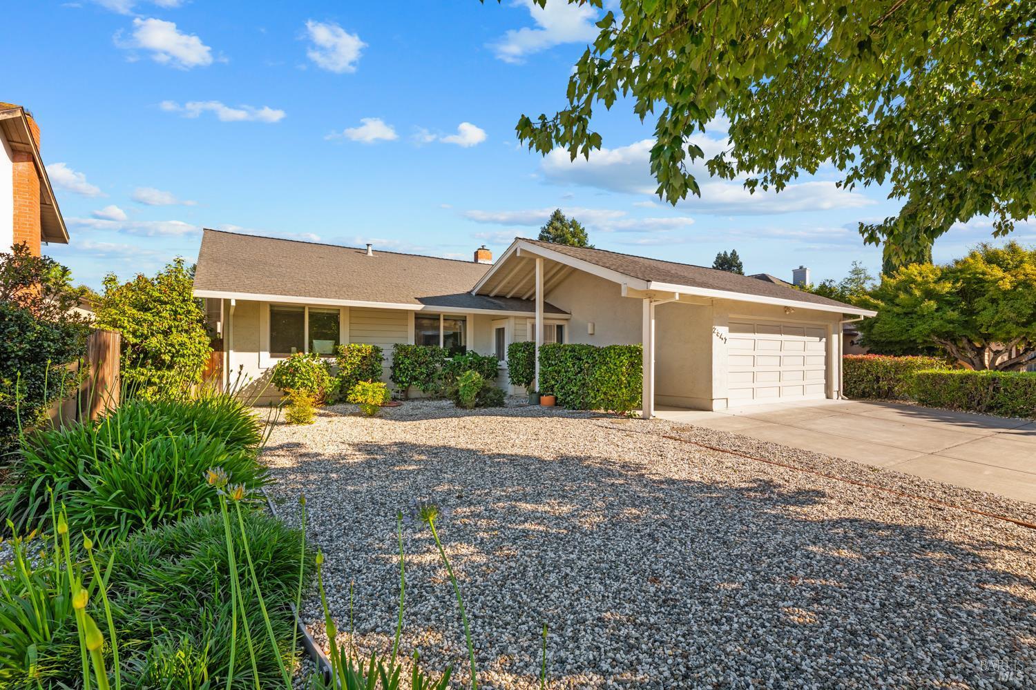 Napa, California, 94558, United States, 4 Bedrooms Bedrooms, ,Residential,For Sale,2048709
