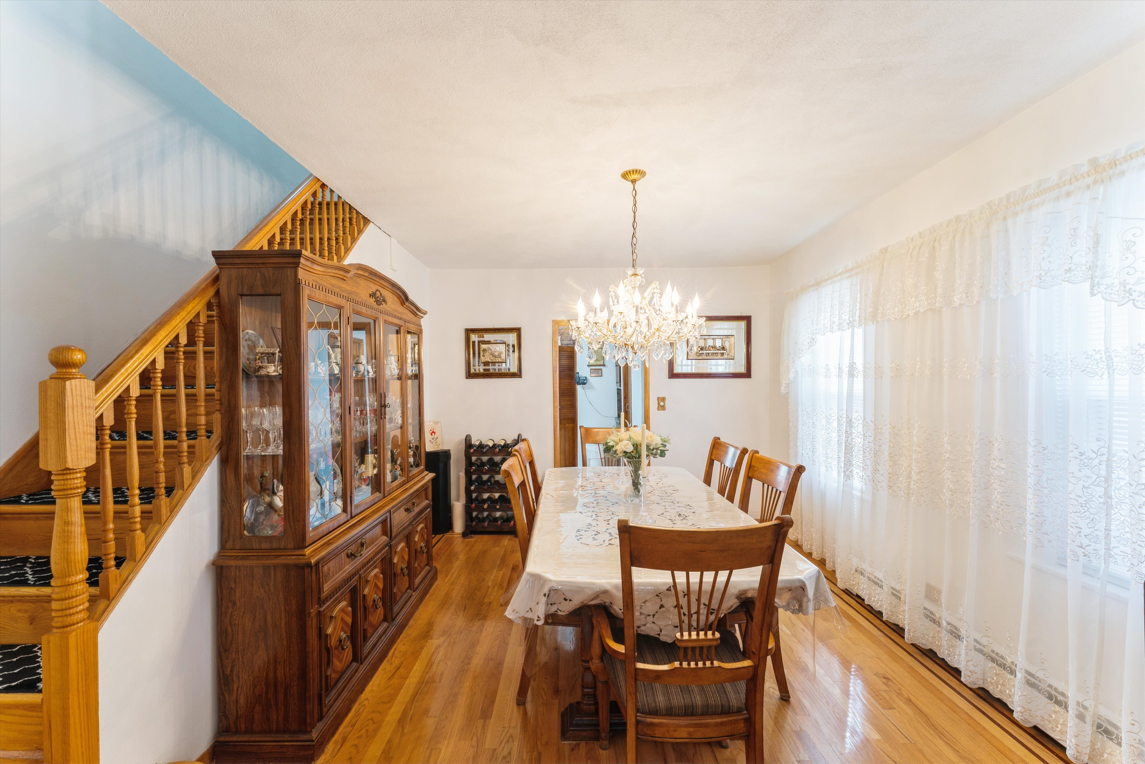 Bayside, New York, 11361, United States, 2 Bedrooms Bedrooms, ,2 BathroomsBathrooms,Residential,For Sale,1988869