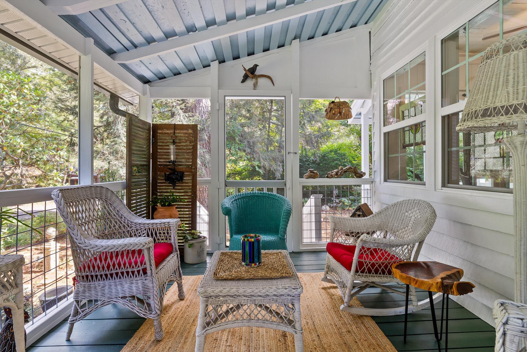 Mentone, Alabama, 35984, United States, 3 Bedrooms Bedrooms, ,2 BathroomsBathrooms,Residential,For Sale,1973723