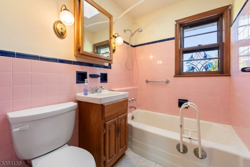 Clifton City, New Jersey, 07013, United States, 3 Bedrooms Bedrooms, ,1 BathroomBathrooms,Residential,For Sale,1980318