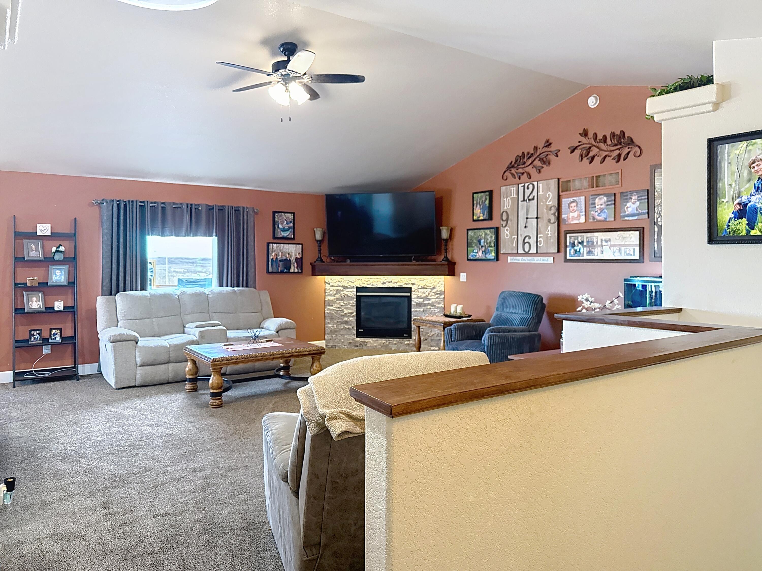 Buffalo, Wyoming, 82834, United States, 5 Bedrooms Bedrooms, ,3 BathroomsBathrooms,Residential,For Sale,2016327