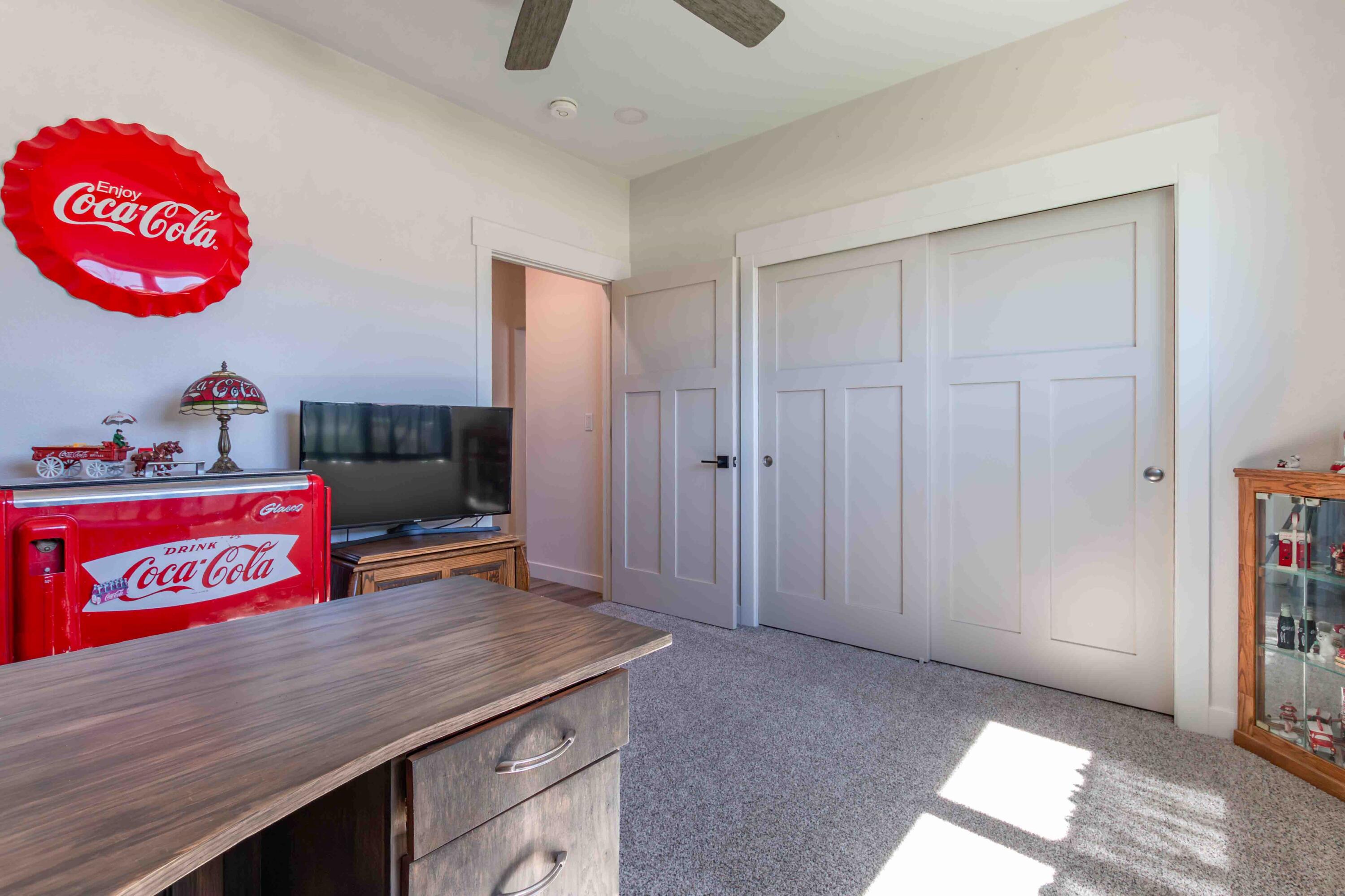 Sheridan, Wyoming, 82801, United States, 3 Bedrooms Bedrooms, ,3 BathroomsBathrooms,Residential,For Sale,2007537