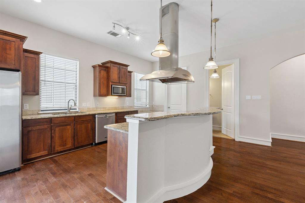 Dallas, Texas, 75204, United States, 2 Bedrooms Bedrooms, ,3 BathroomsBathrooms,Residential,For Sale,1895857