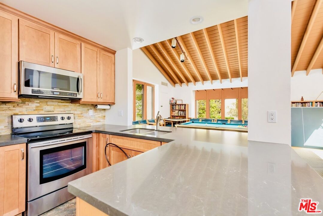 Culver City, California, 90230, United States, 2 Bedrooms Bedrooms, ,2 BathroomsBathrooms,Residential,For Sale,1934689