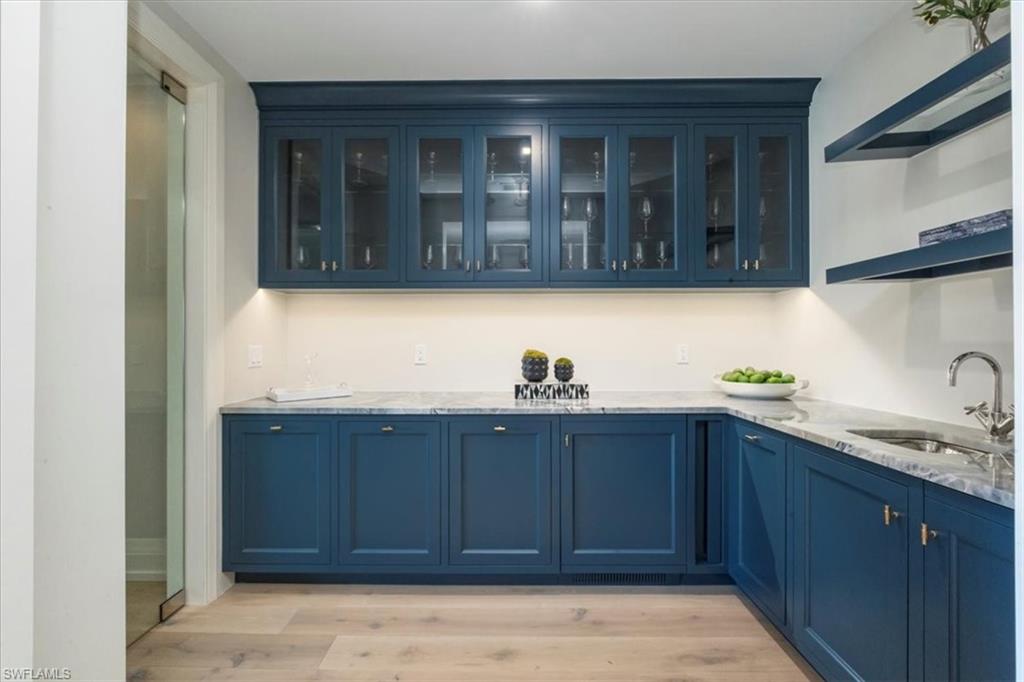 Naples, Florida, 34102, United States, 4 Bedrooms Bedrooms, ,5 BathroomsBathrooms,Residential,For Sale,1995804