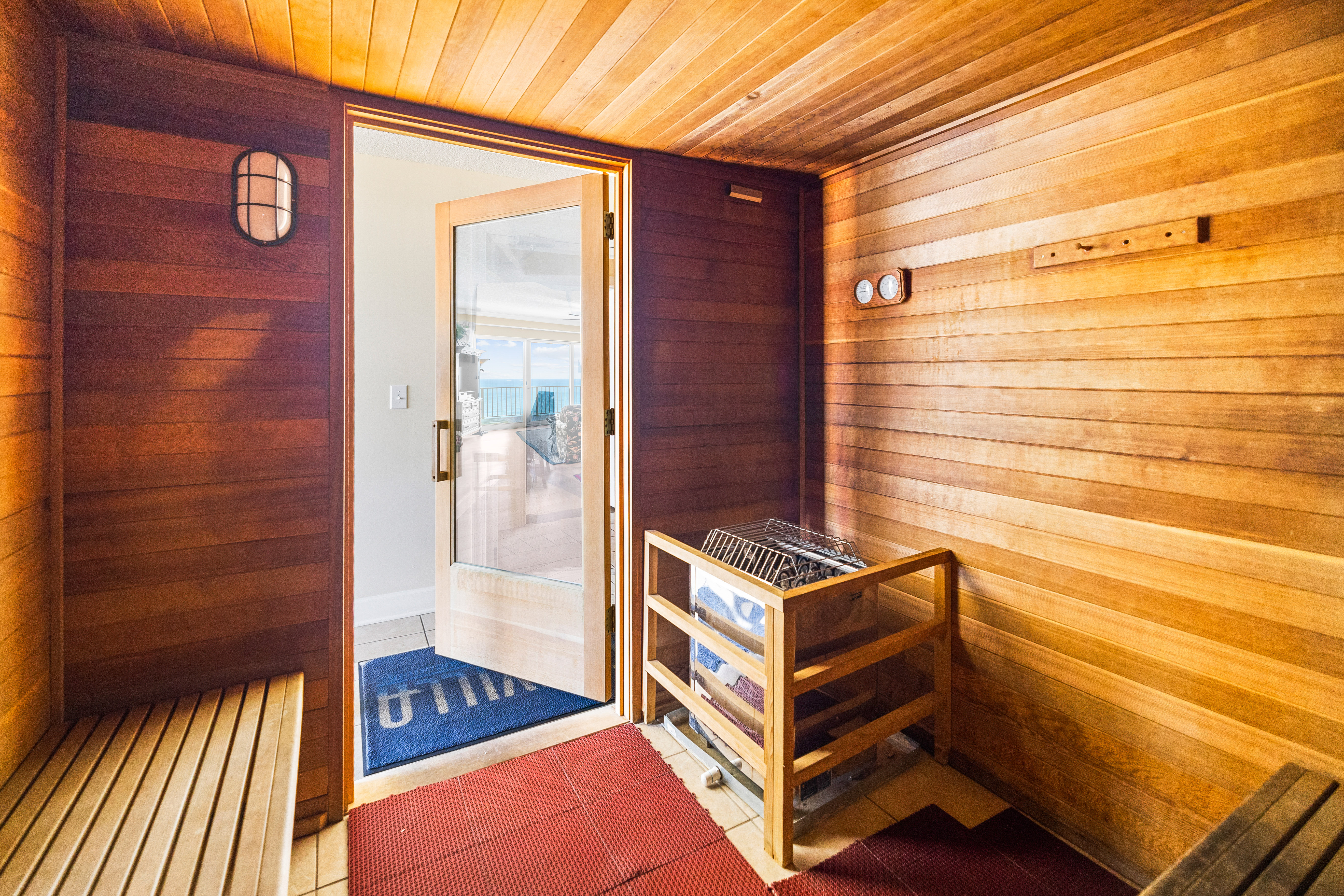  Fully Reimagined Gulf-Front Retreat with Private Oversized Balcony - 物件實景