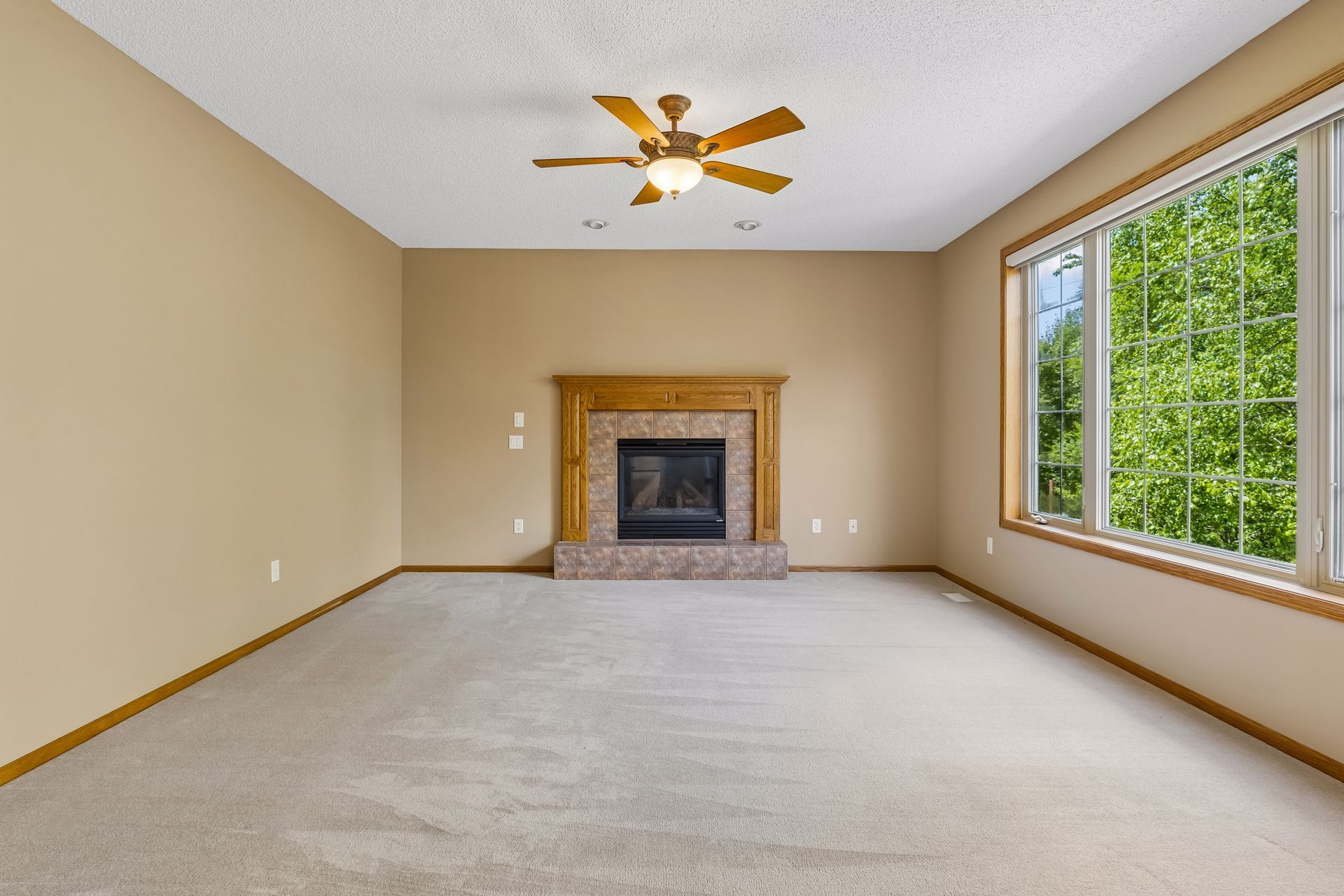  Meticulously Maintained Executive Home Near Parks and Trails - 物件實景