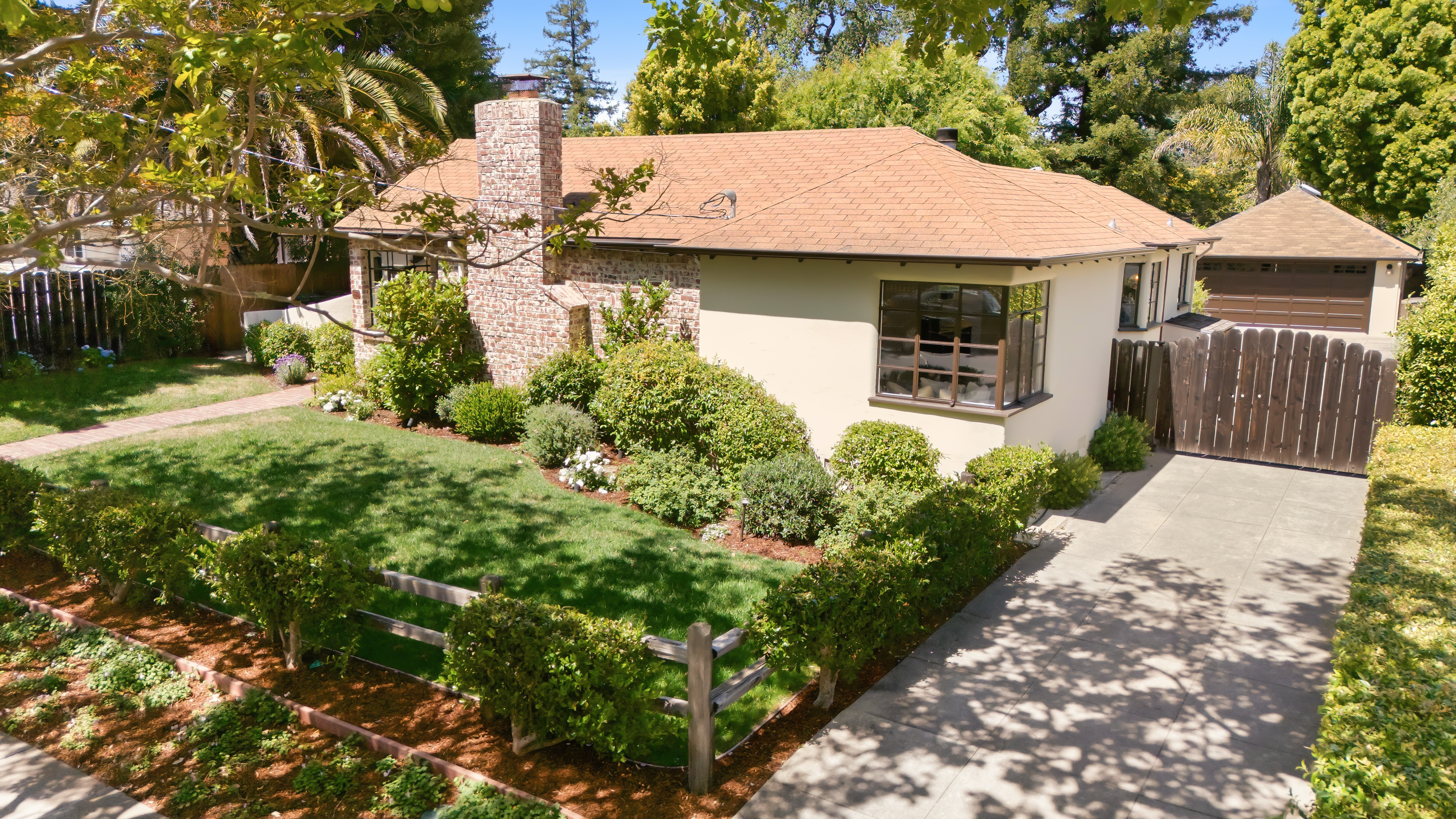  Exceptional Edgewood Park Home - 物件實景